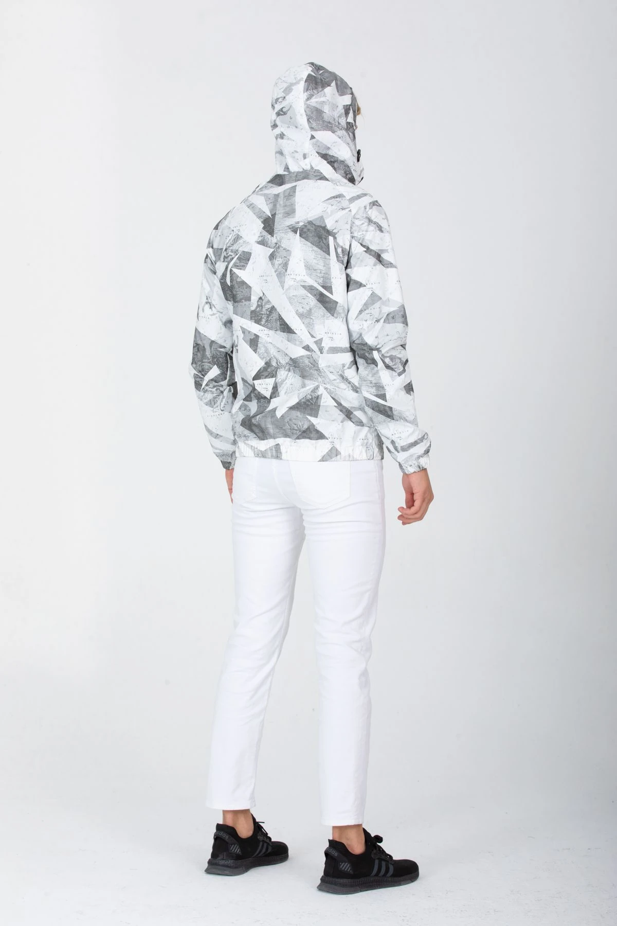 Erkek Beyaz Kapüşonlu Desenli Suni Deri Kumaşlı Astarlı Baharlık Mont 8069