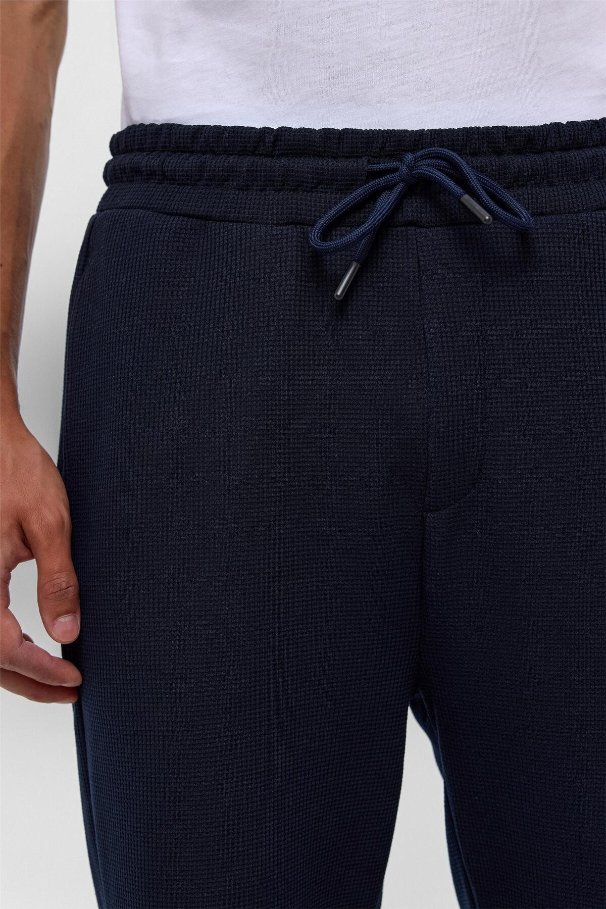 Siyah Regular Armürlü Örme Şort