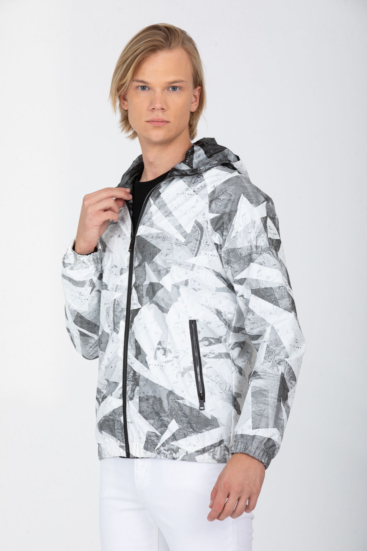 Erkek Beyaz Kapüşonlu Desenli Suni Deri Kumaşlı Astarlı Baharlık Mont 8069