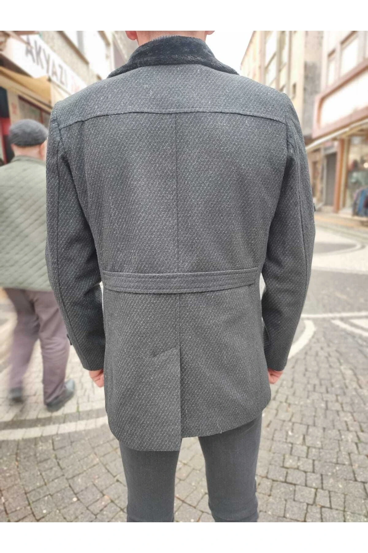 Retro Cep Ve Fermuar Detaylı Kürklü Yaka Kaşe Kaban Palto Siyah