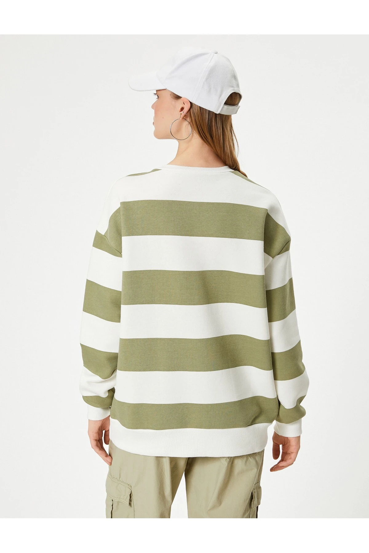 Şardonlu Bisiklet Yaka Sweatshirt Relax Fit Ribanalı Uzun Kollu