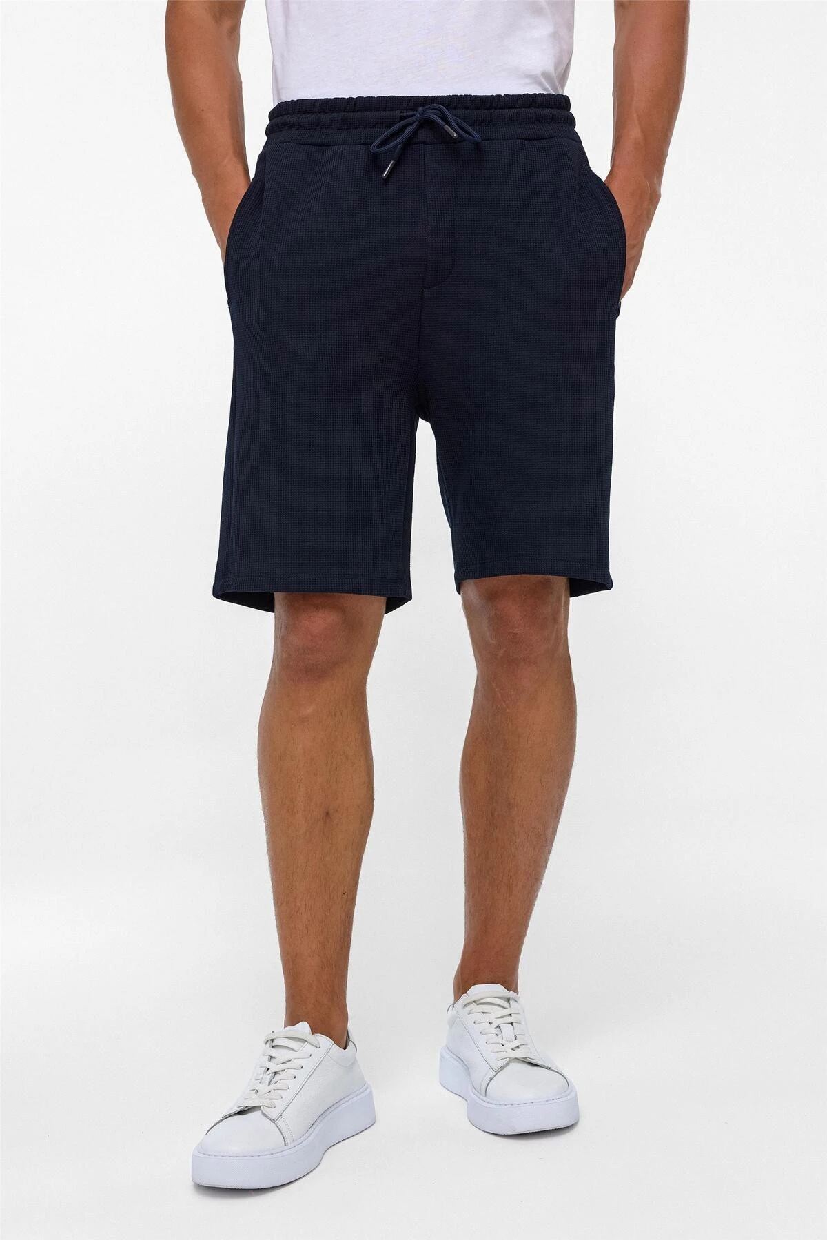 Siyah Regular Armürlü Örme Şort