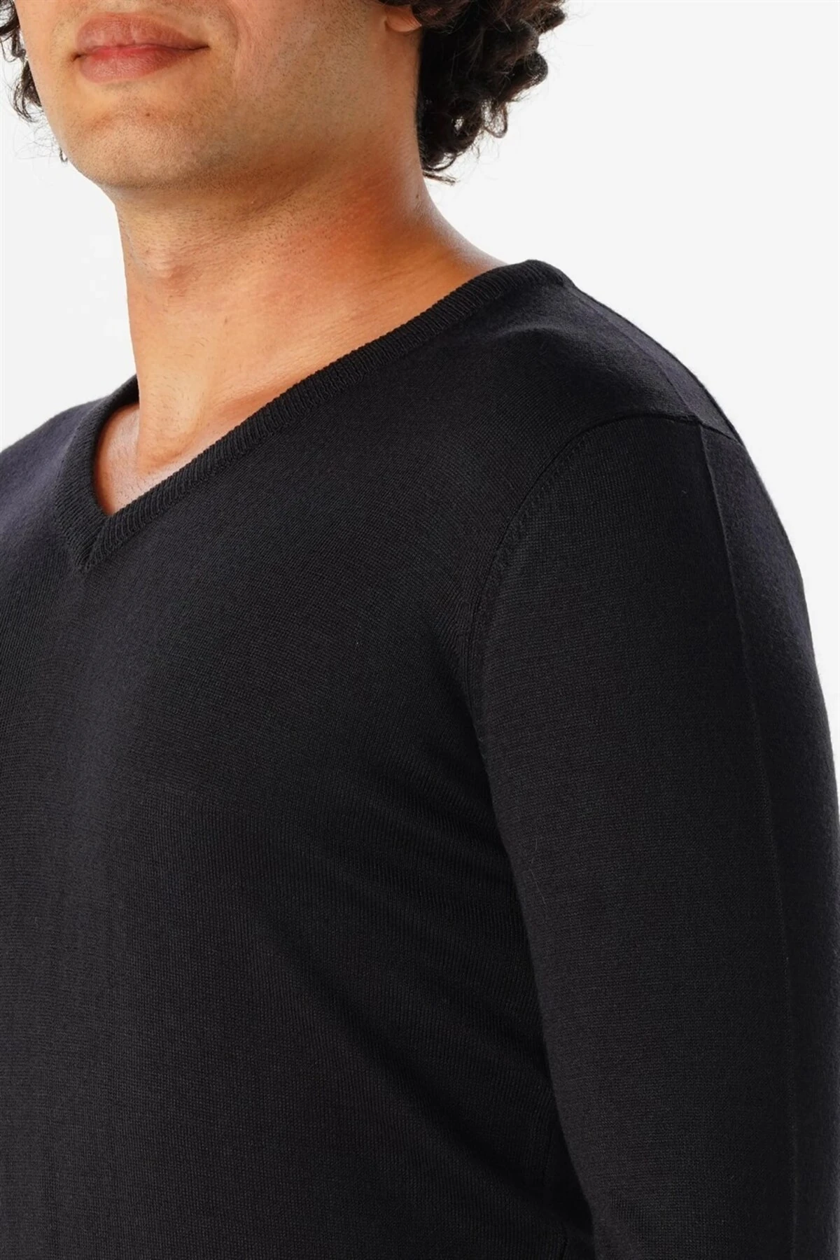 Süvari Rahat Kalıp Yünlü Düz Siyah V Yaka Triko