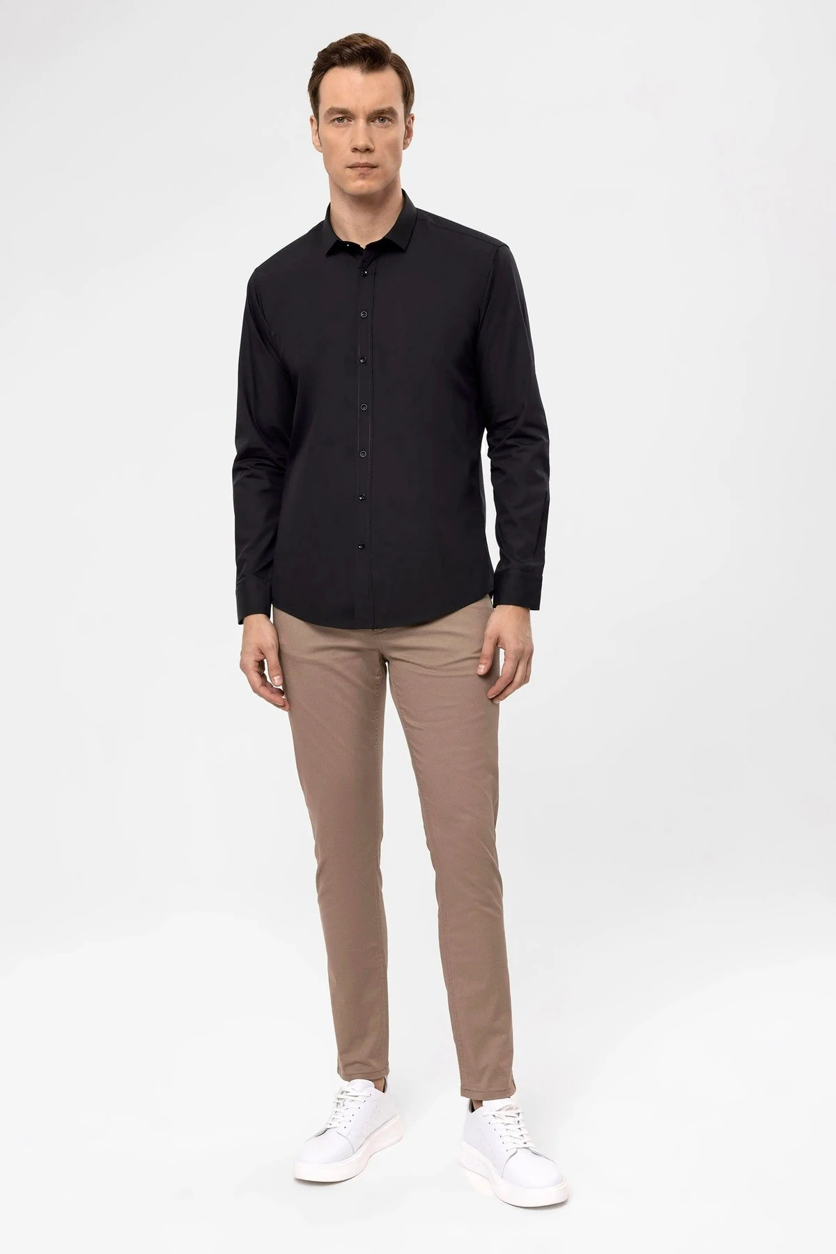 Süvari Dar Kalıp Kolay Ütülenebilir Pamuklu Düz Beyaz Gömlek