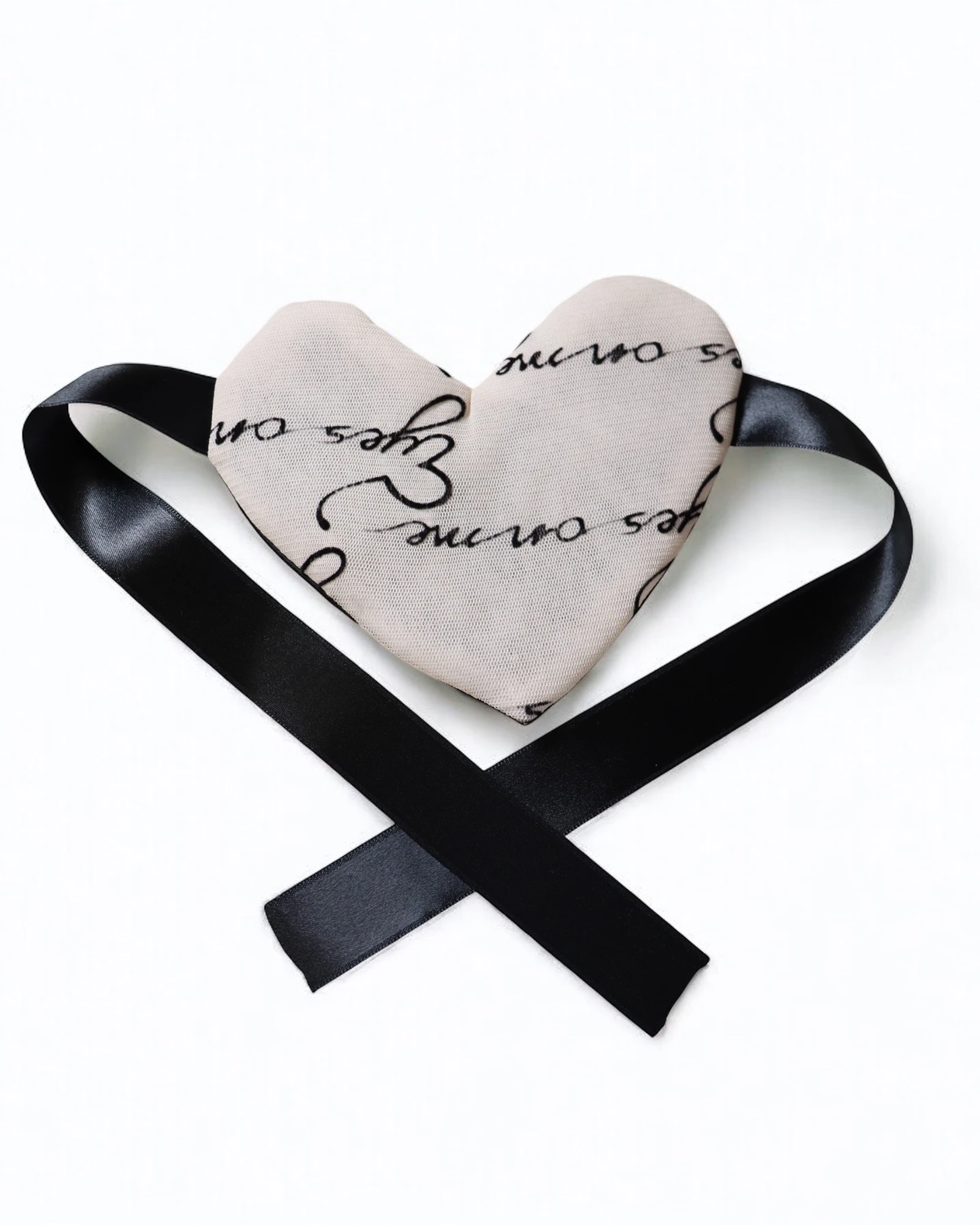 Uyku Maskesi - Kalp Şekilli “Eyes On Me” Yazılı | 888 Balance