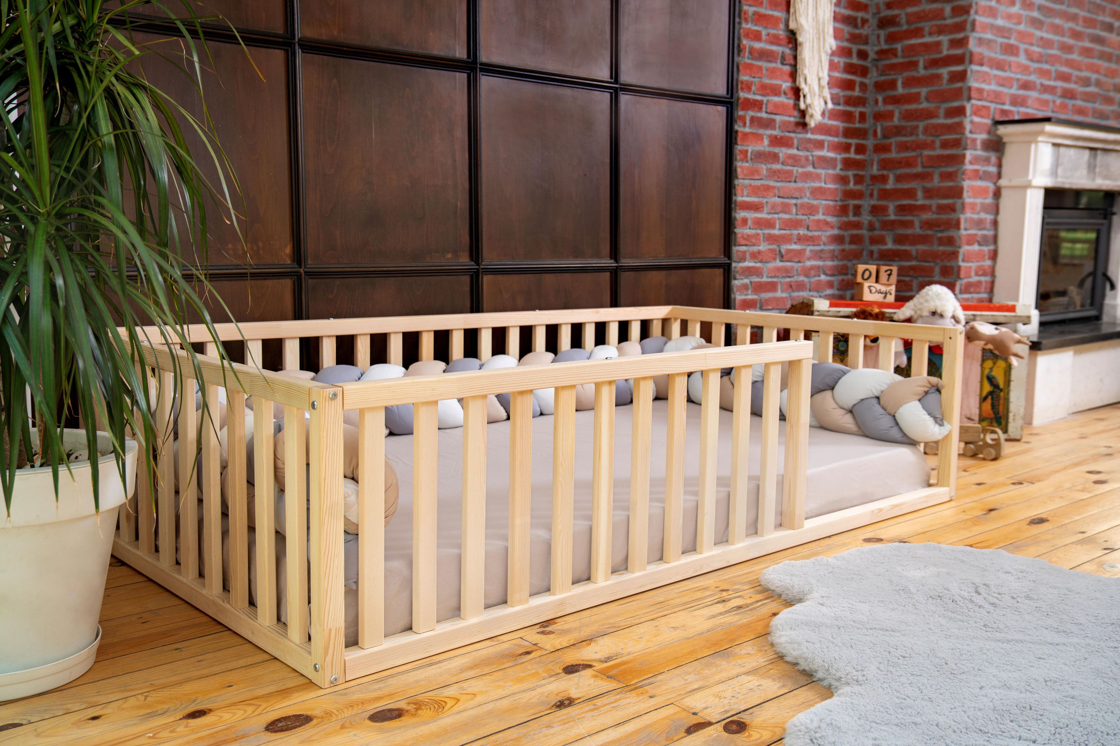Mia - Montessori Natural Wood Floor Bed
