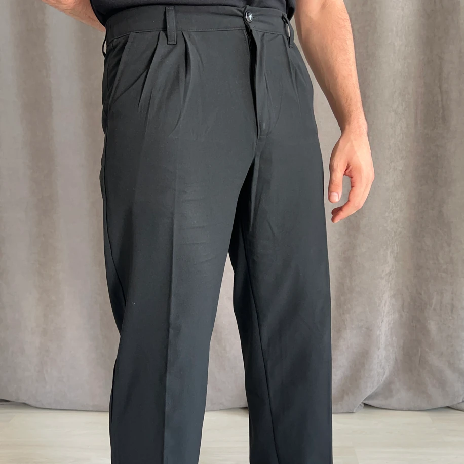 Pile Detaylı Beli Lastikli Baggy Kalıp Kumaş Pantolon - Siyah