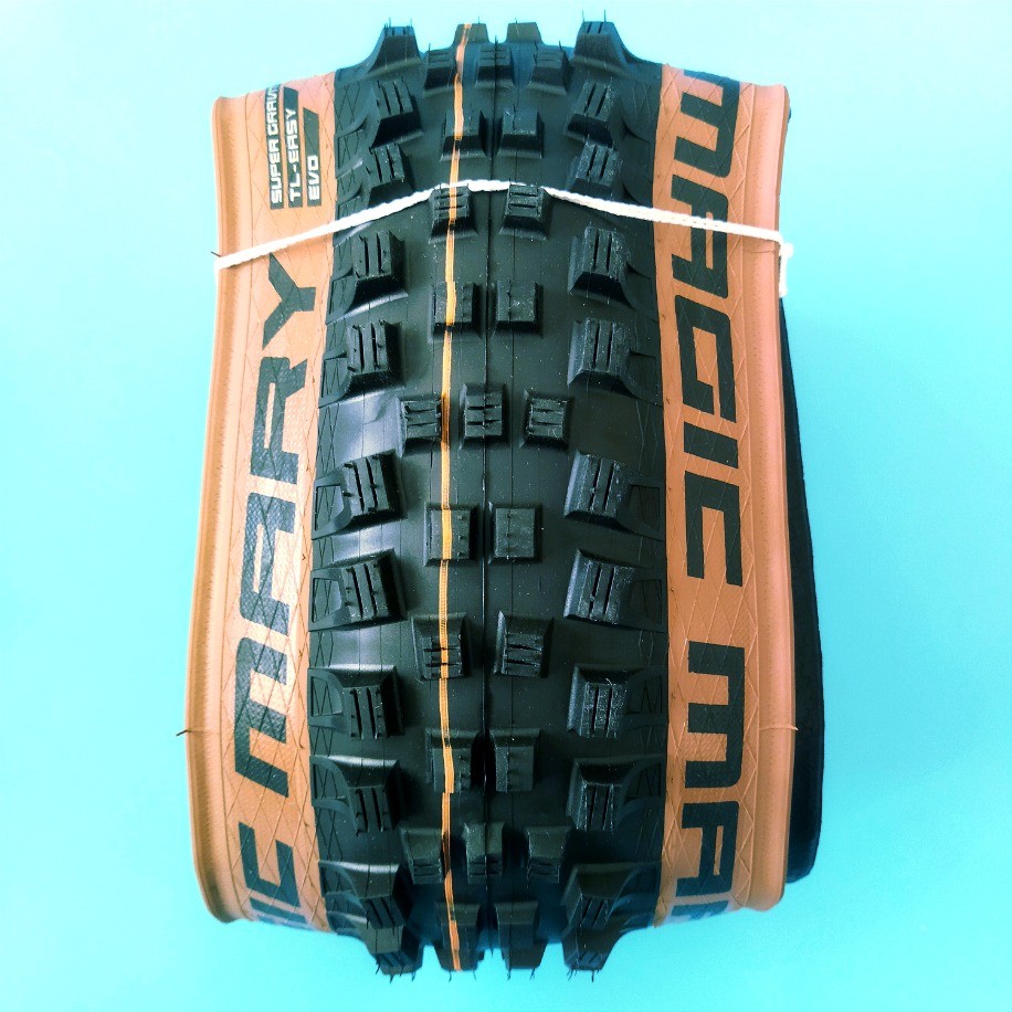 Schwalbe Magic Marry Evo Super Gravity 27.5 2.40 Amber Yanak