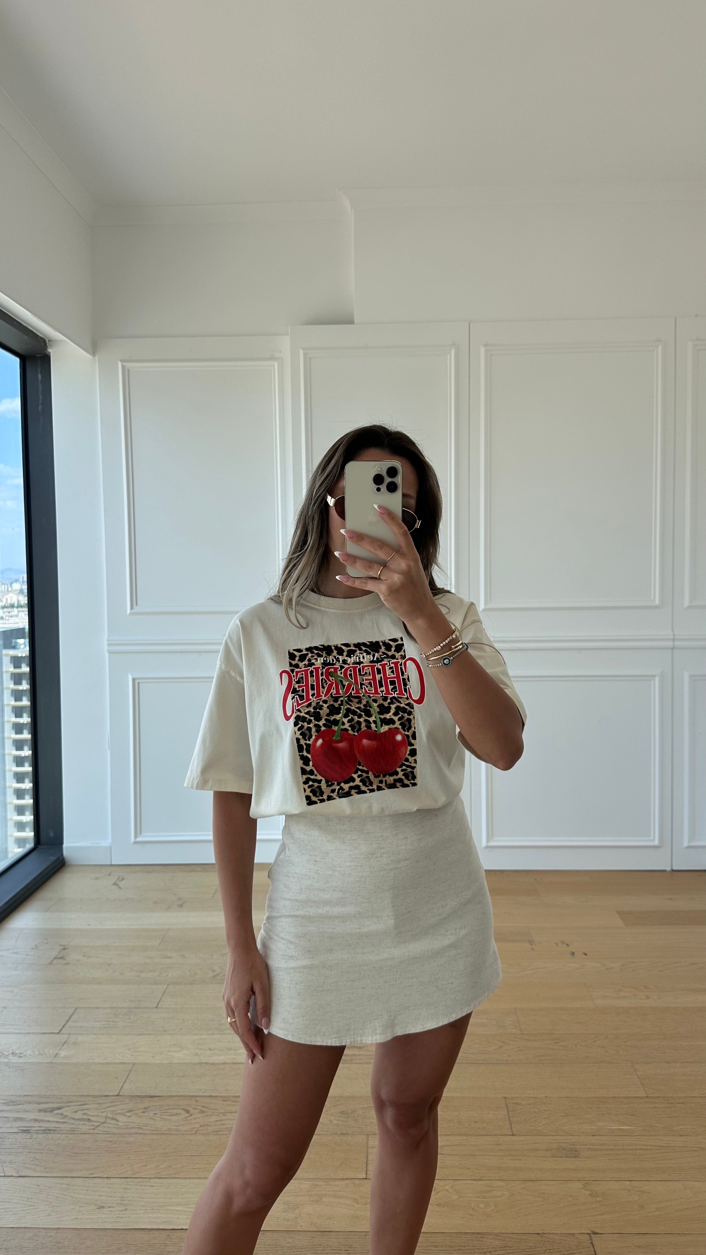 Leo Cherries T-shirt 