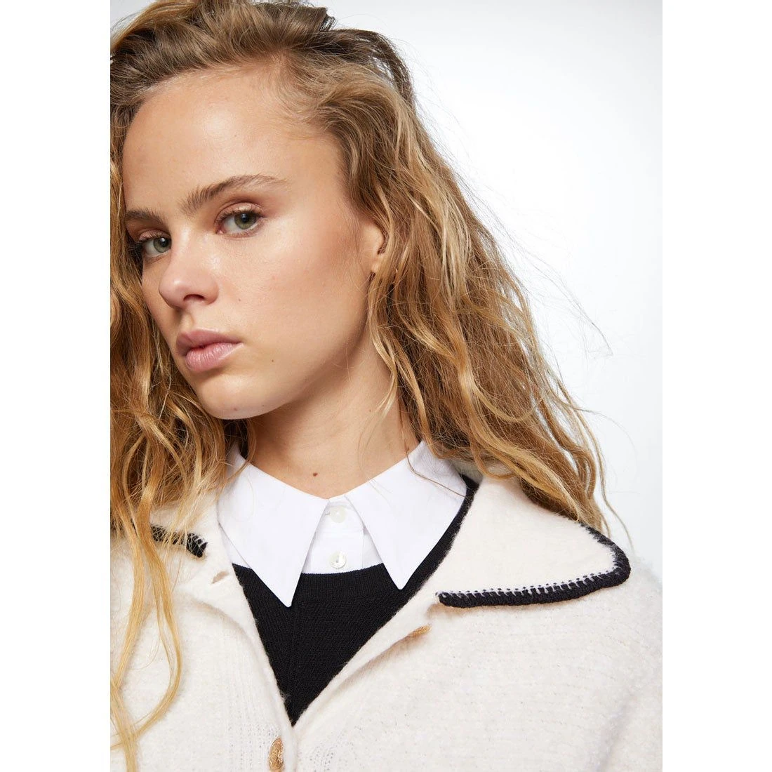 Orj Marka Mng Nakış Detaylı Gold Düğmeli Hırka - Ekru