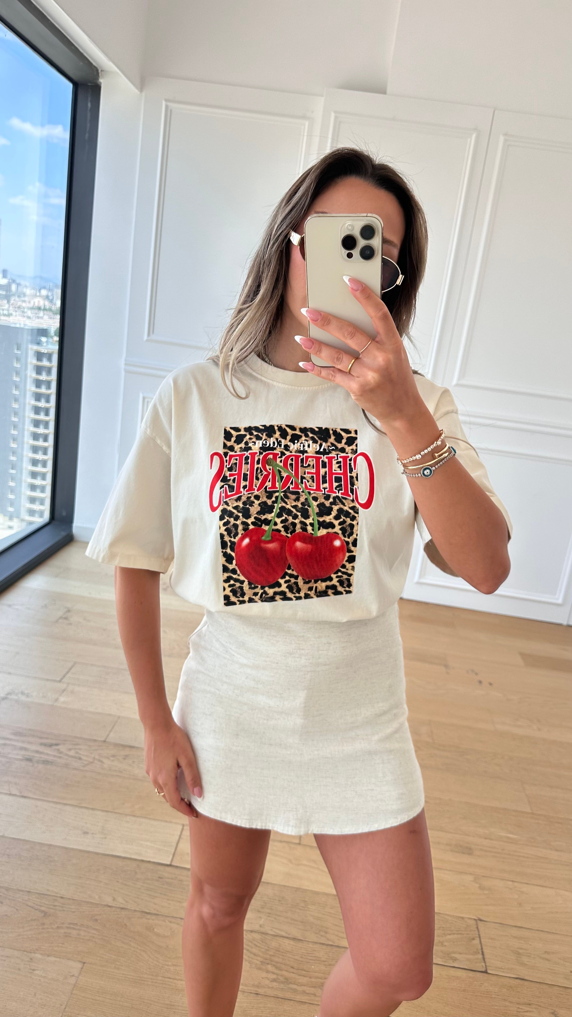 Leo Cherries T-shirt 