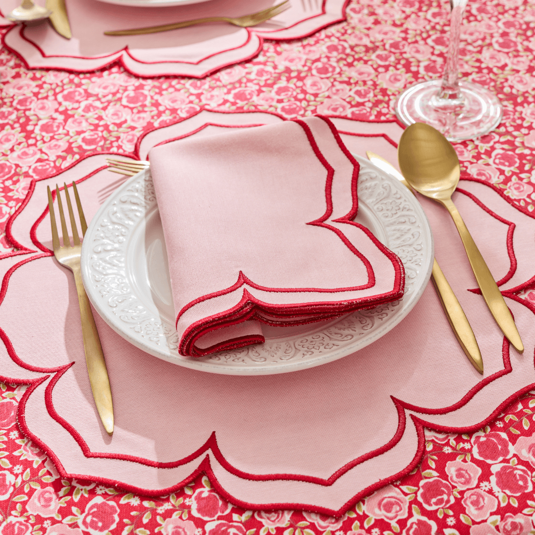 Pembe Kırmızı Fiona Amerikan Servisi ve Yemek Peçetesi