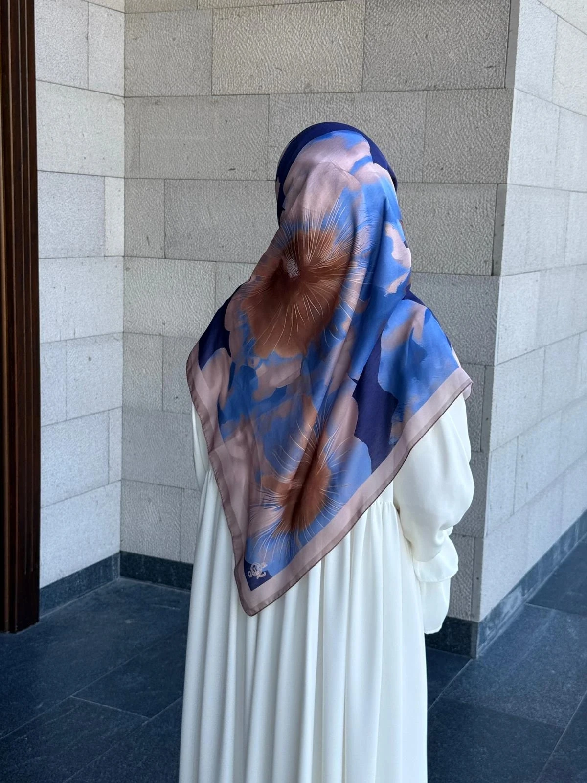 Büyük Boy Pamuklu Flora Desen Eşarp-İndigo