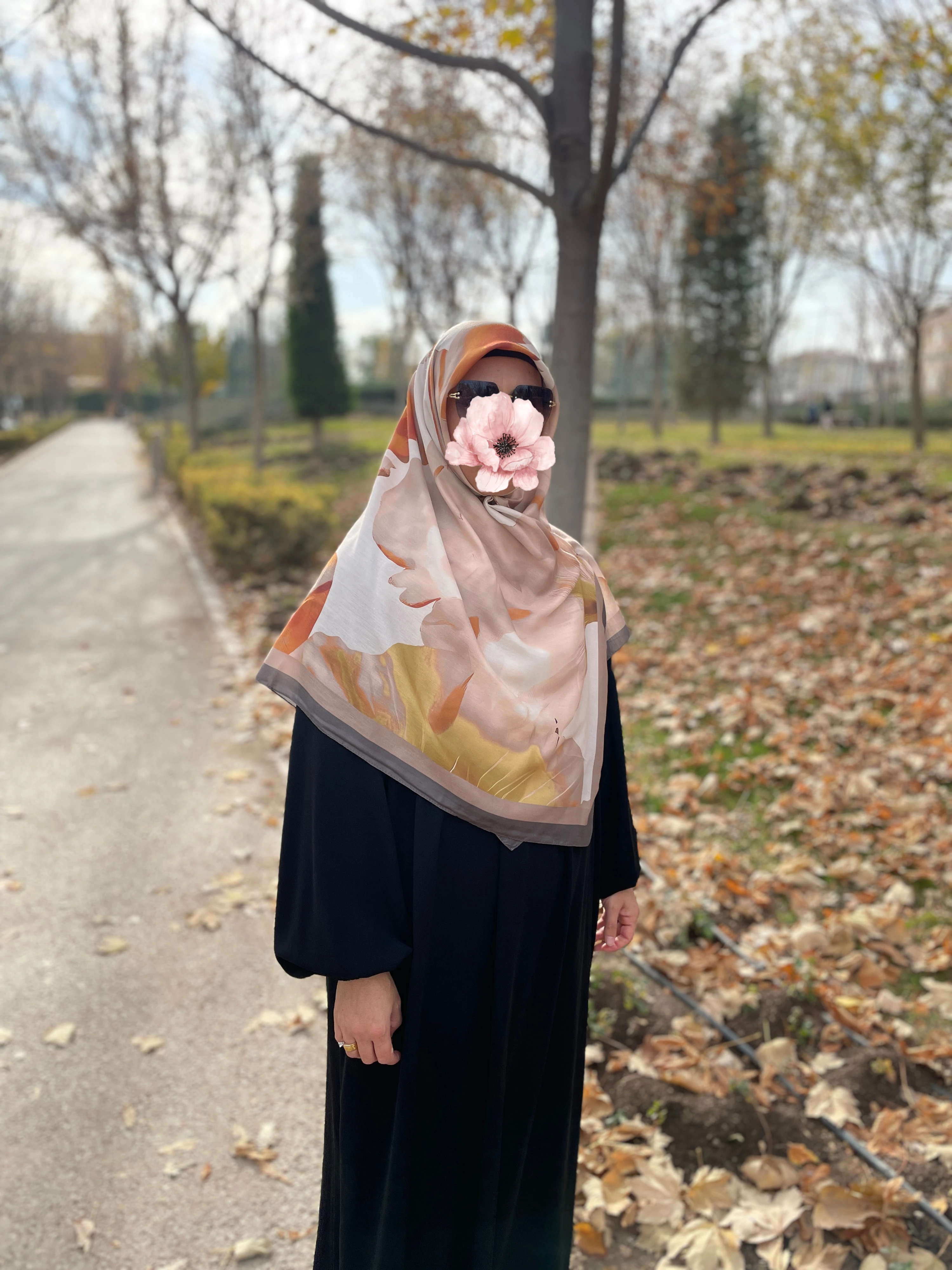 Büyük Boy Pamuklu Flora Desen Eşarp-Vizon