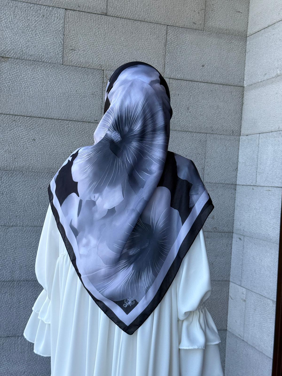 Büyük Boy Pamuklu Flora Desen Eşarp-Siyah/Antrasit