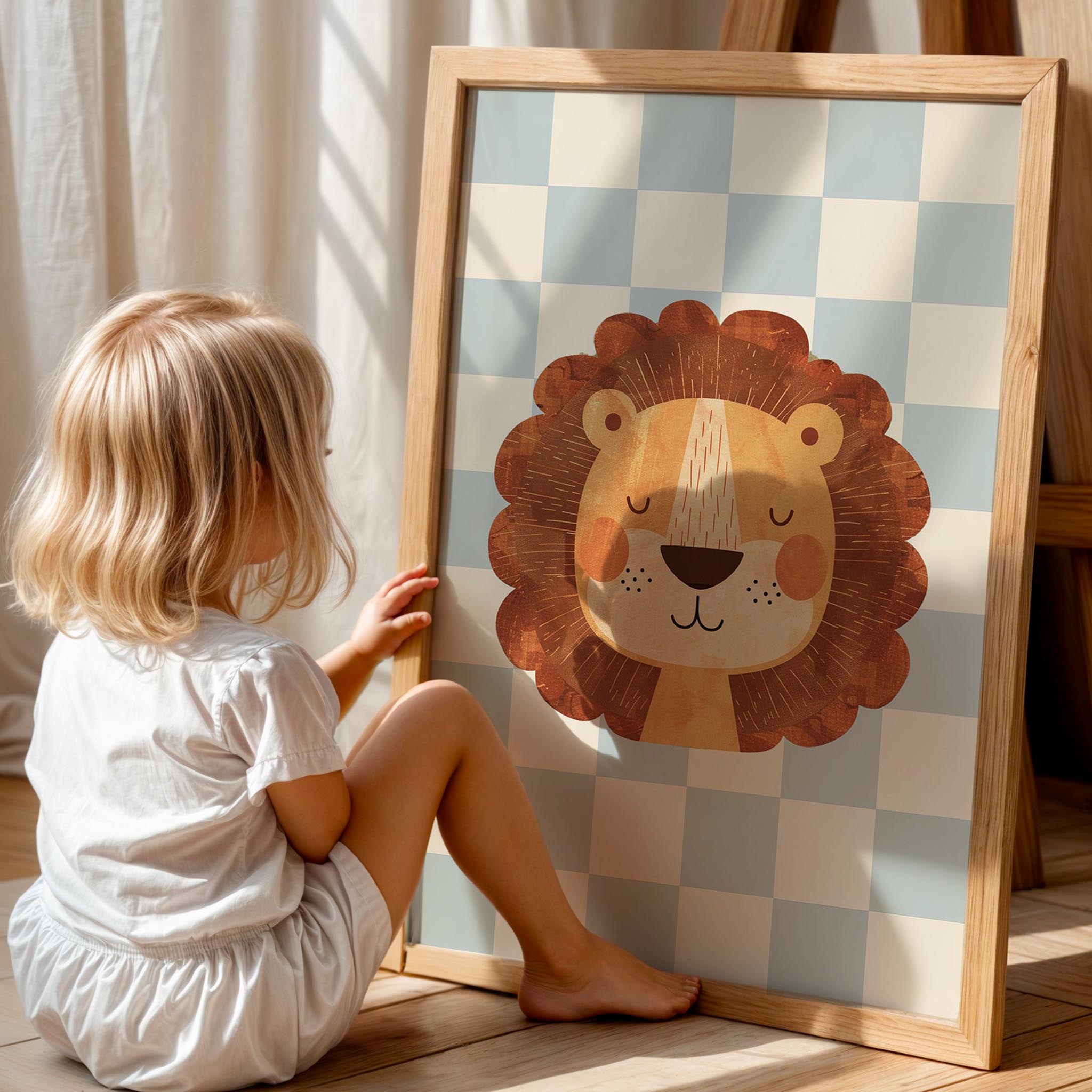 Aslan Sevimli Safari Hayvanları Açık Mavi Kareli Fonlu Çocuk Odası Ahşap Tablo