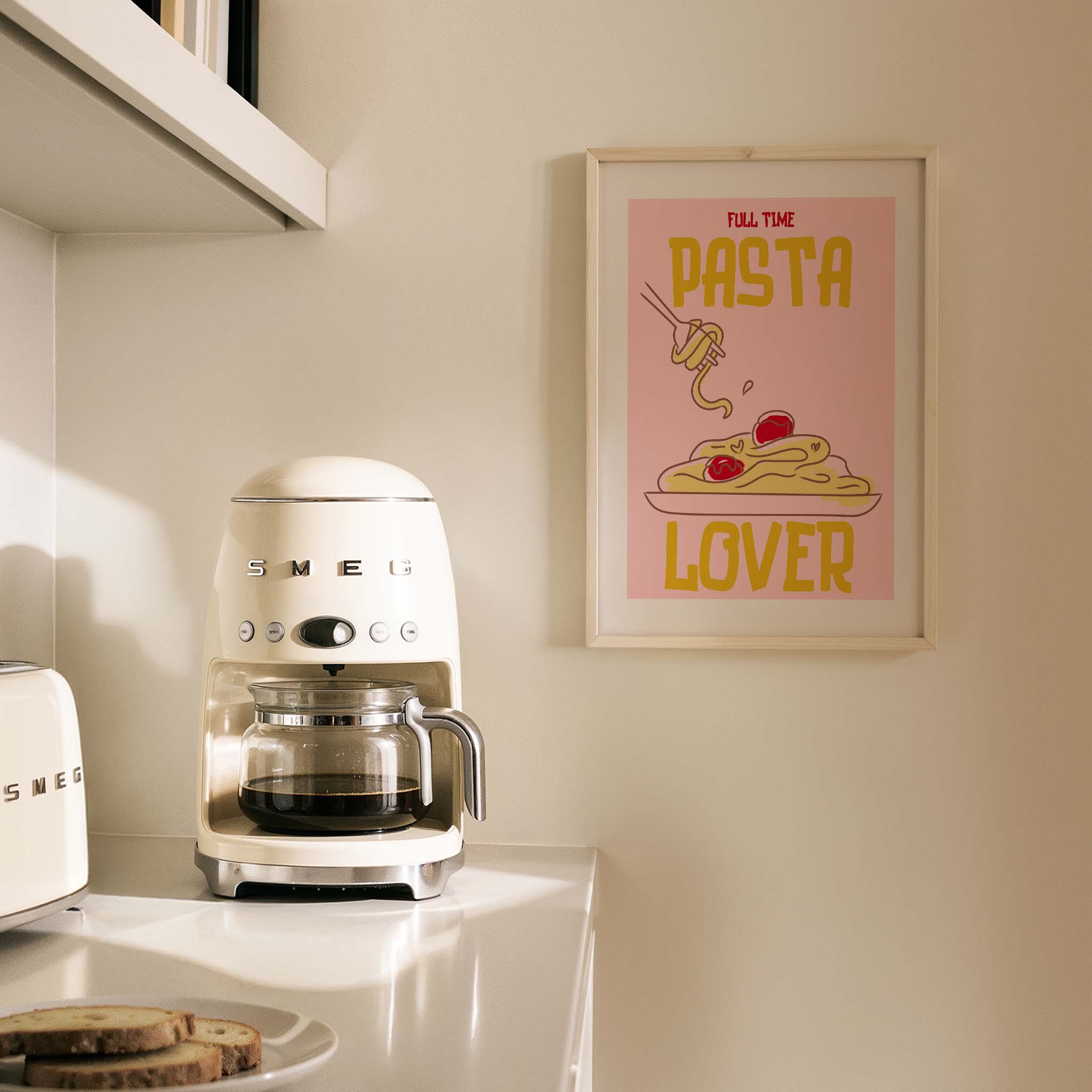 Makarna Sever Tipografi Mutfak Duvar Tablosu