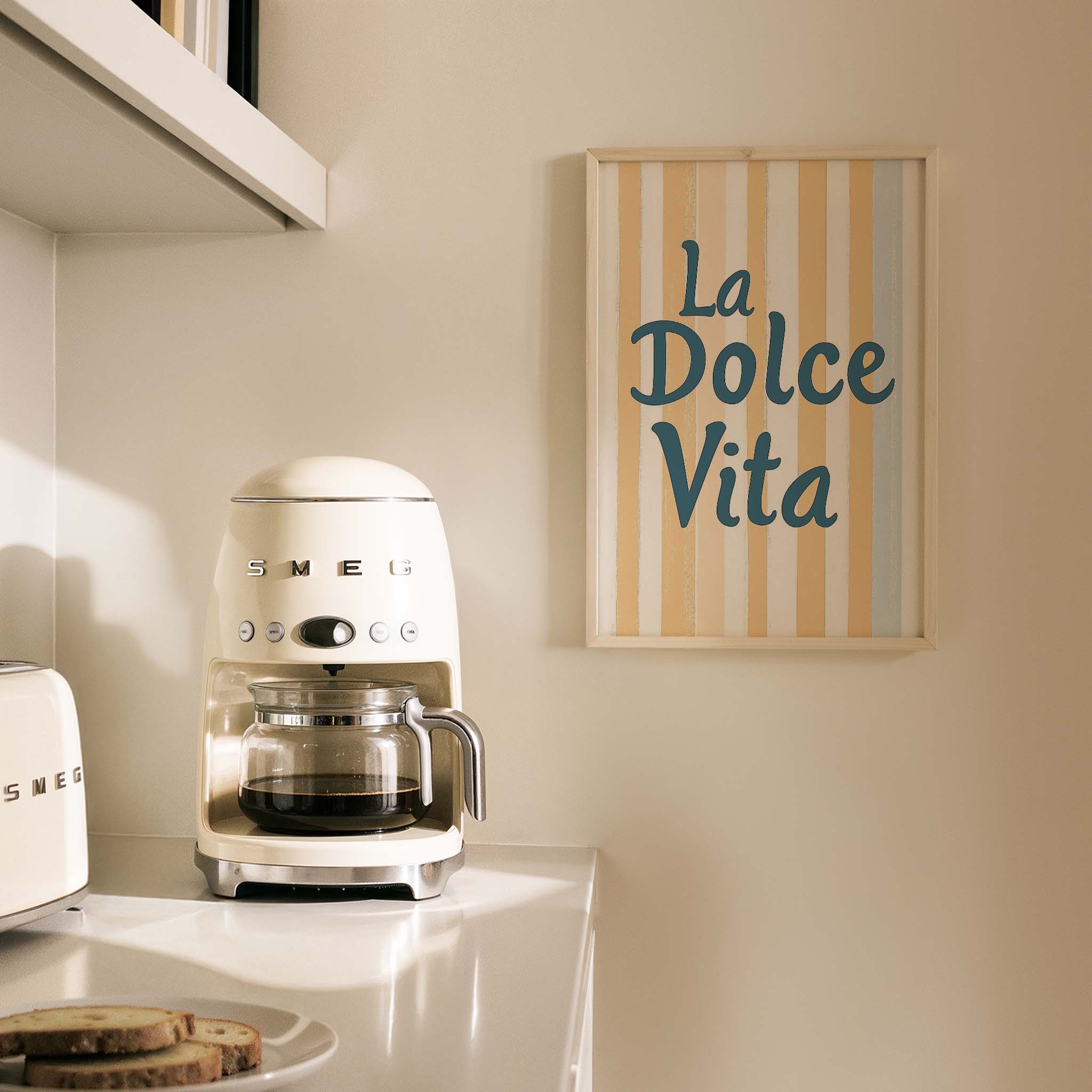 La Dolce Vita Çizgili İtalyanca Tipografi Mutfak Duvar Tablosu II