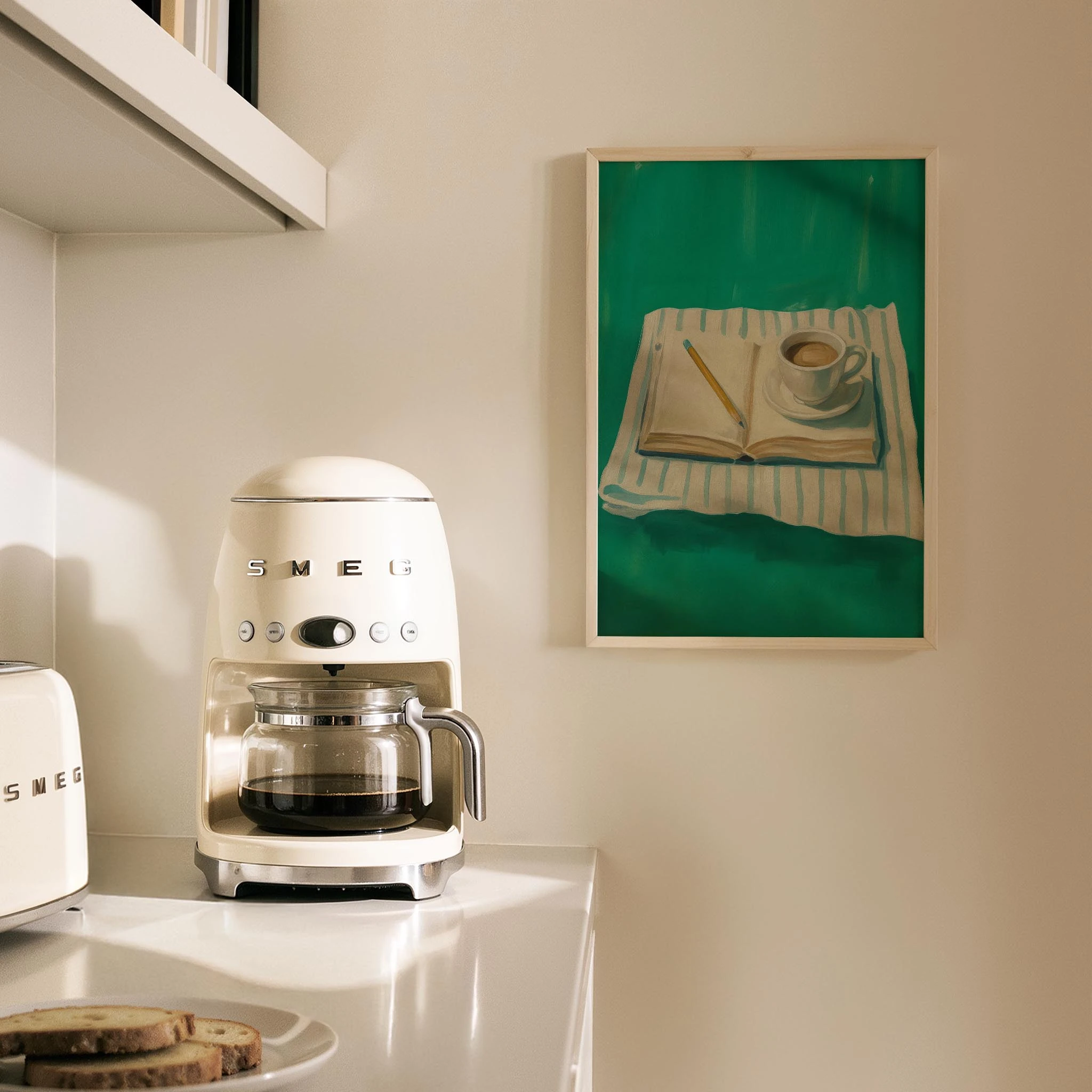 Kahve ve Kruvasan Zümrüt Mutfak Masası