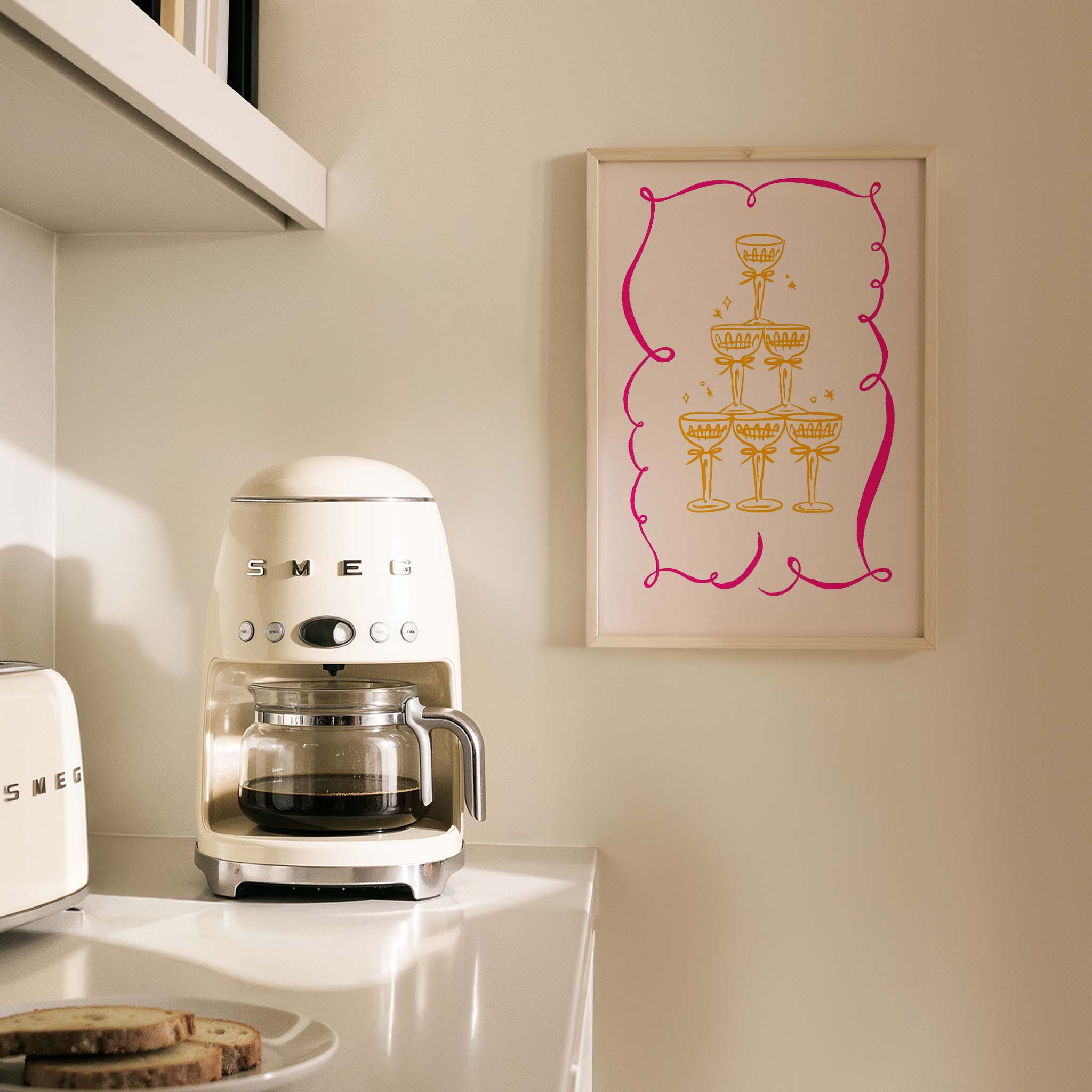 Şampanya Kadeh Kulesi Çizim Mutfak Duvar Tablosu