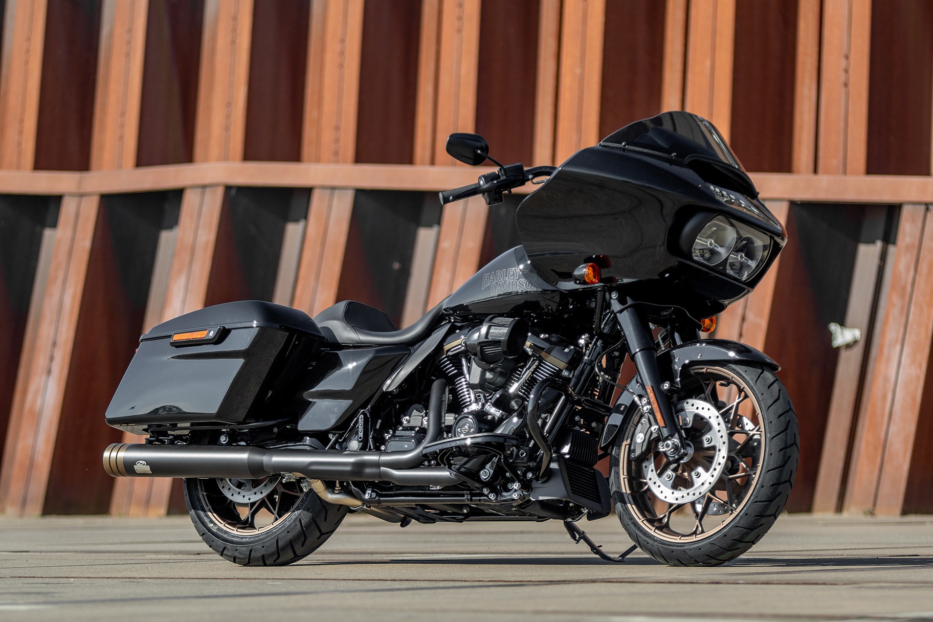 Dr. Jekill & Mr. Hyde Egzoz Harley-Davidson Street Glide ST (FLHXST)
