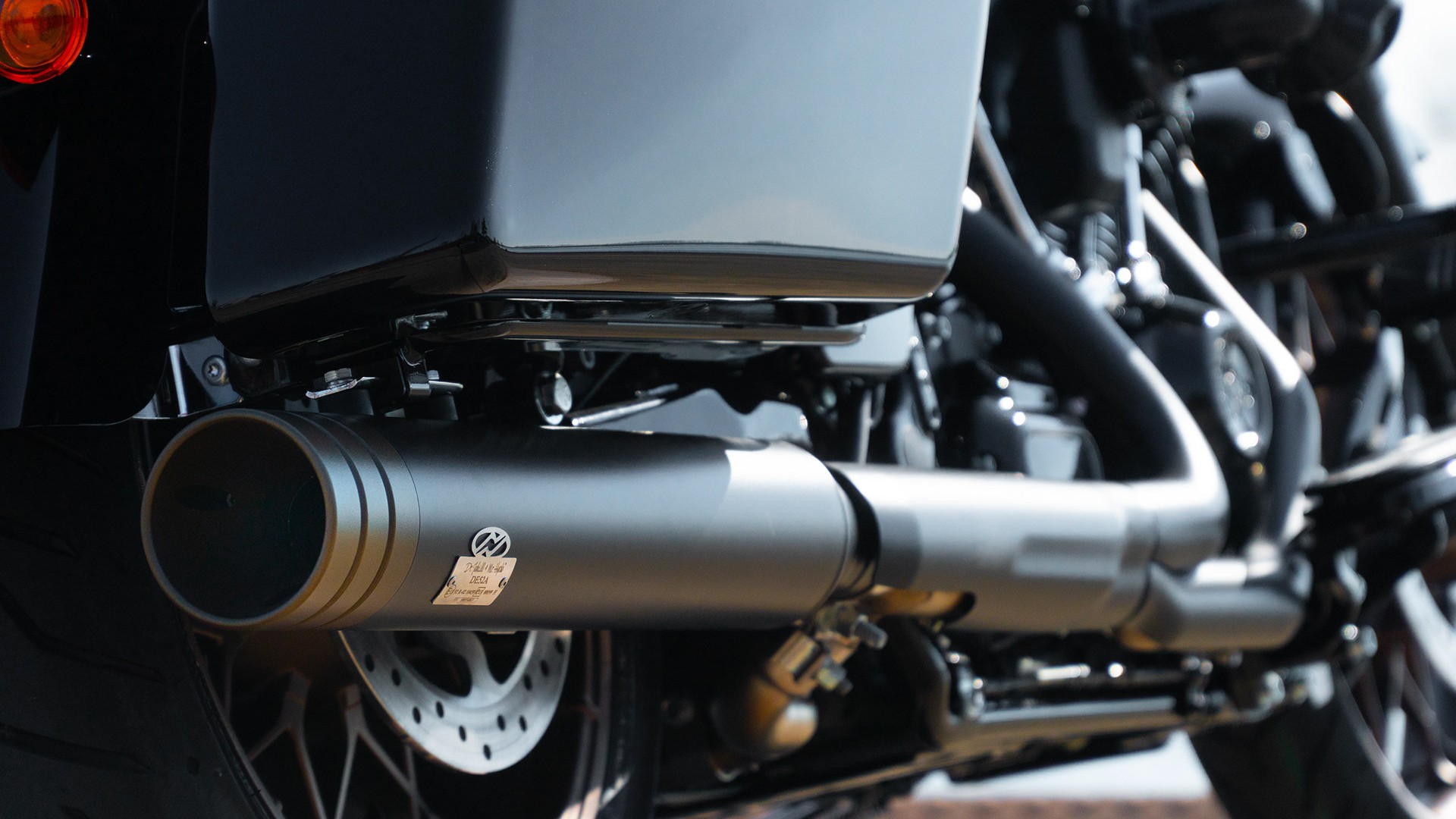 Dr. Jekill & Mr. Hyde Egzoz Harley-Davidson Street Glide ST (FLHXST)