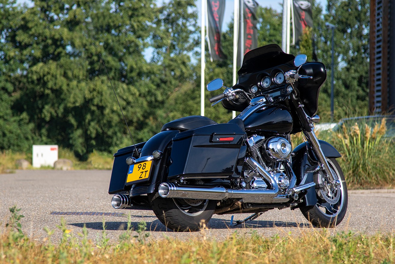 Dr. Jekill & Mr. Hyde Egzoz Harley-Davidson Street Glide ST (FLHXST)