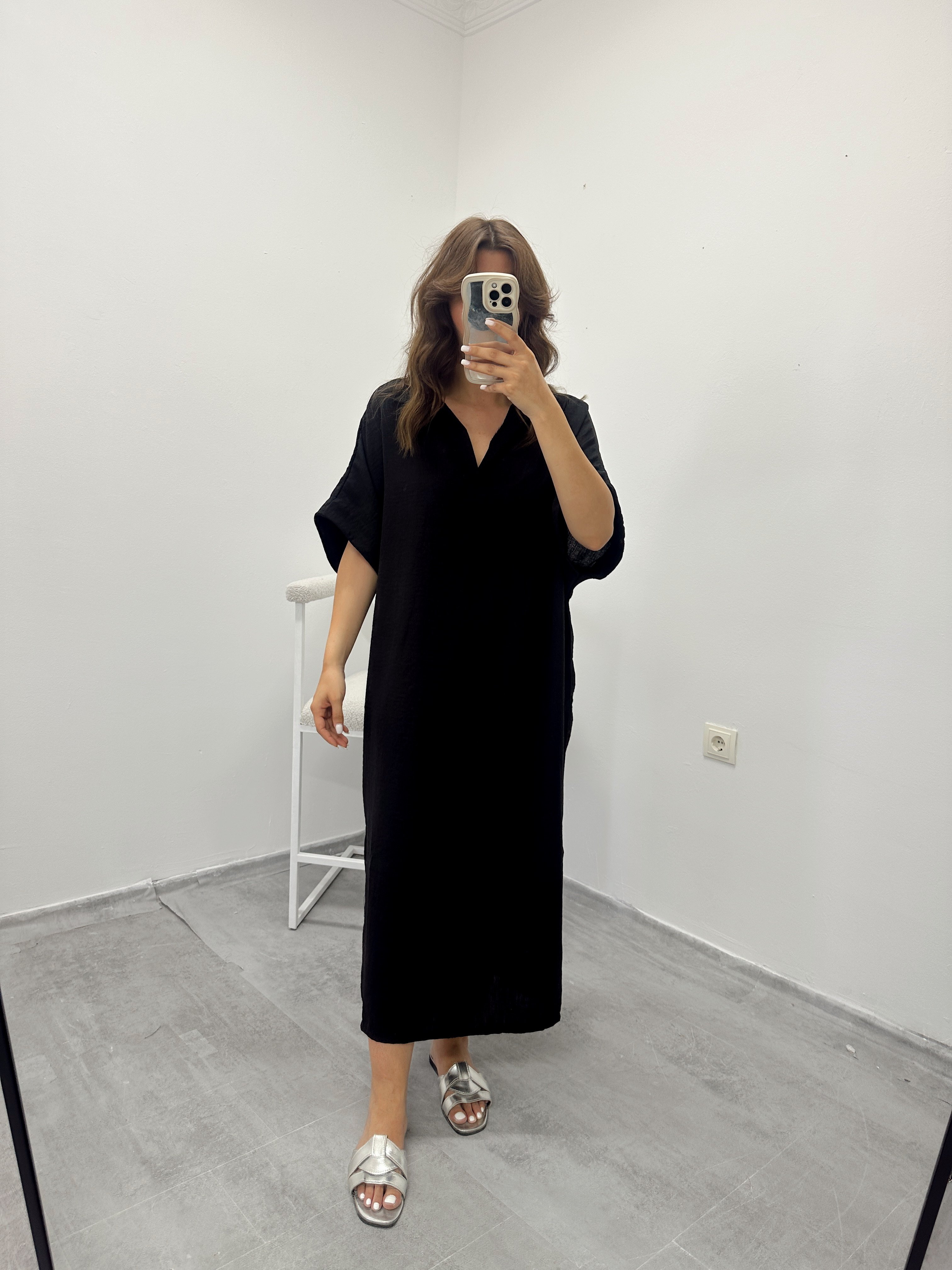 Siyah Oversize Polo Yaka Yanları Yırtmaçlı Keten Elbise