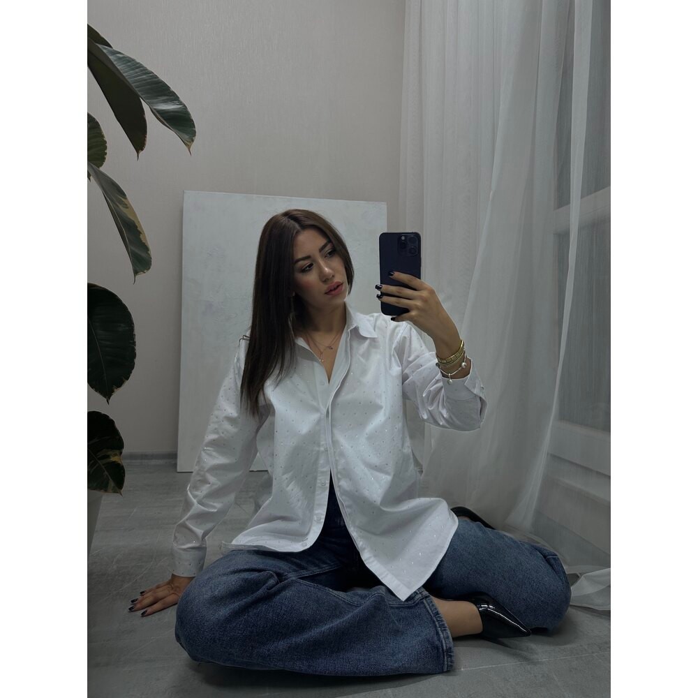 Full taşlı beyaz gömlek (oversize kalıp)