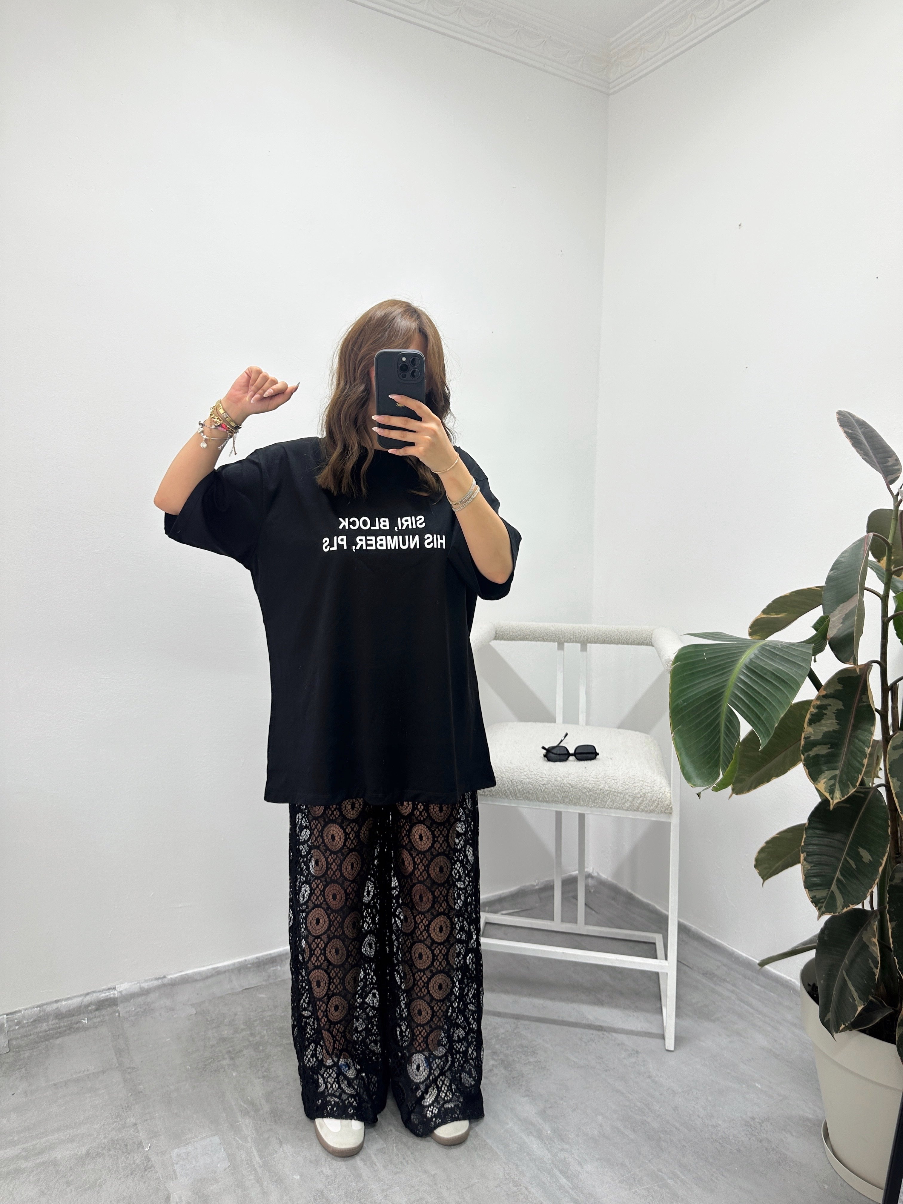 SIRI, BLOCK HIS NUMBER, PLS Yazılı  Siyah T-Shirt