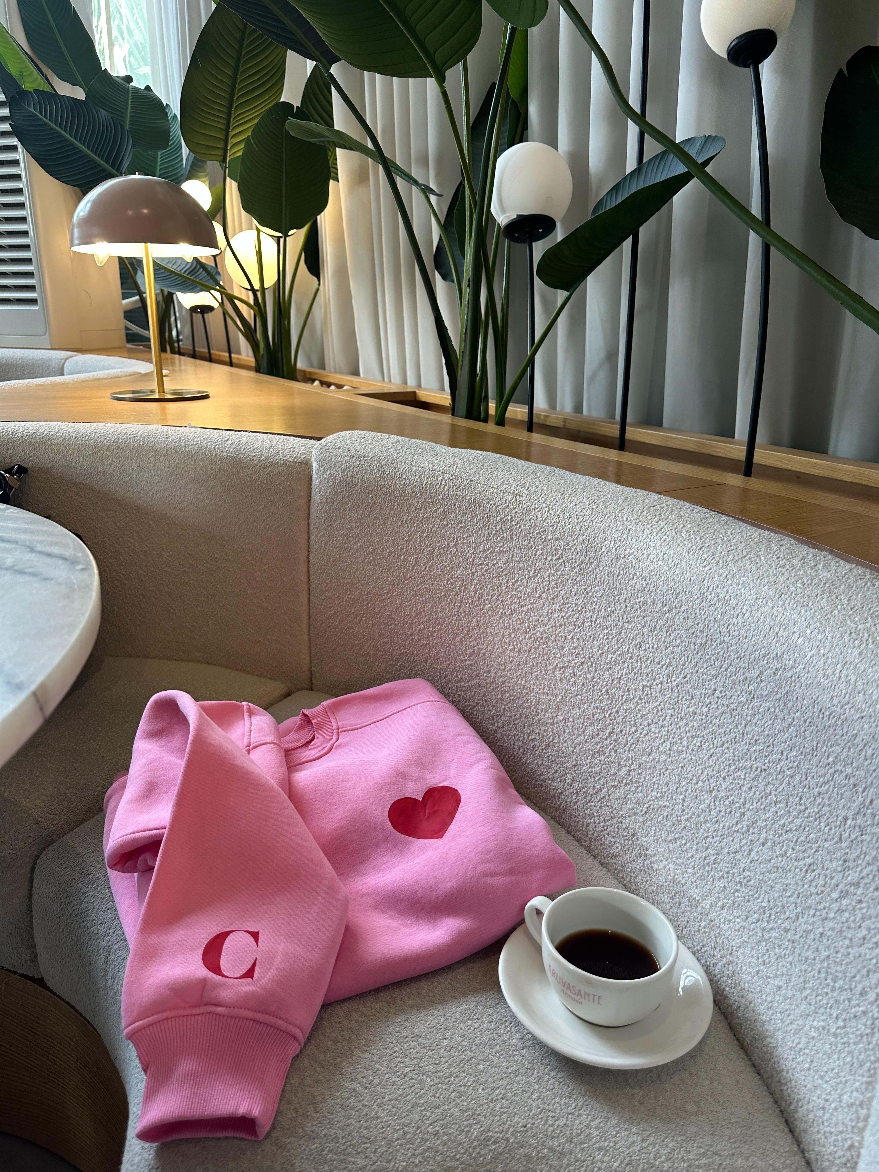 Kişiye Özel Harfli Pembe Sweatshirt