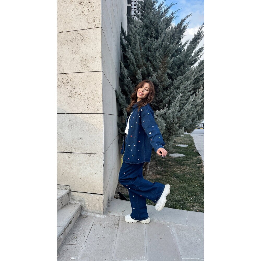 Renkli Taş İşlemeli Jean
