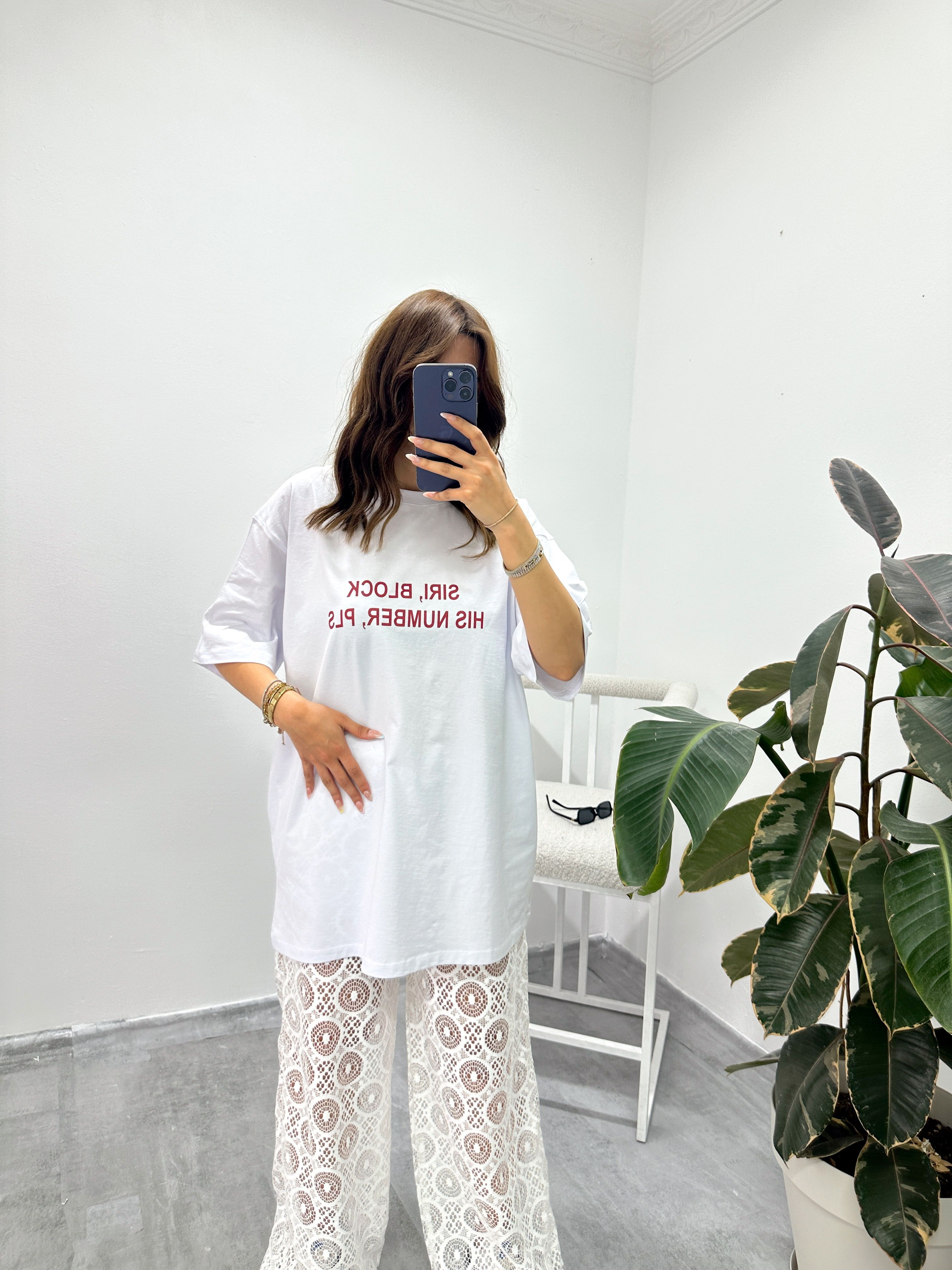 SIRI, BLOCK HIS NUMBER, PLS Yazılı Beyaz T-Shirt