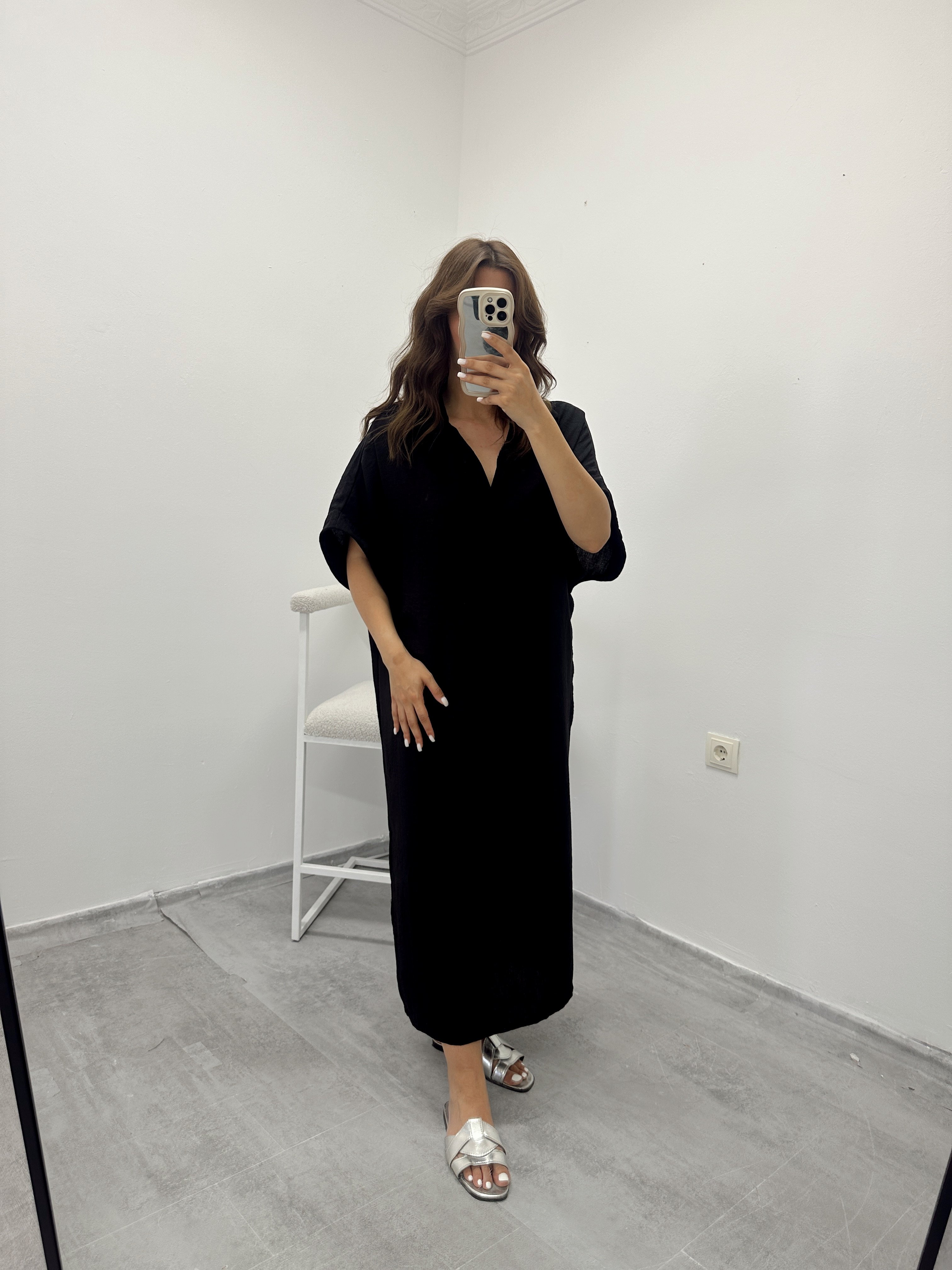 Siyah Oversize Polo Yaka Yanları Yırtmaçlı Keten Elbise