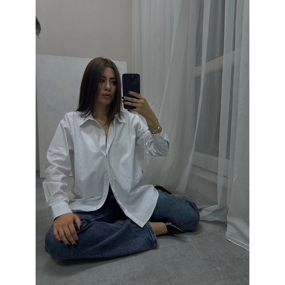 Full taşlı beyaz gömlek (oversize kalıp)