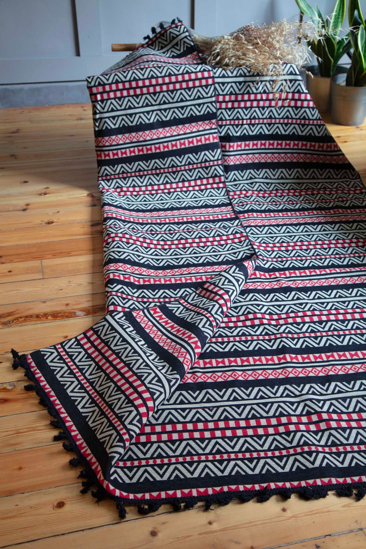 Nirmal Kilim 110*180 Siyah/Kırmızı