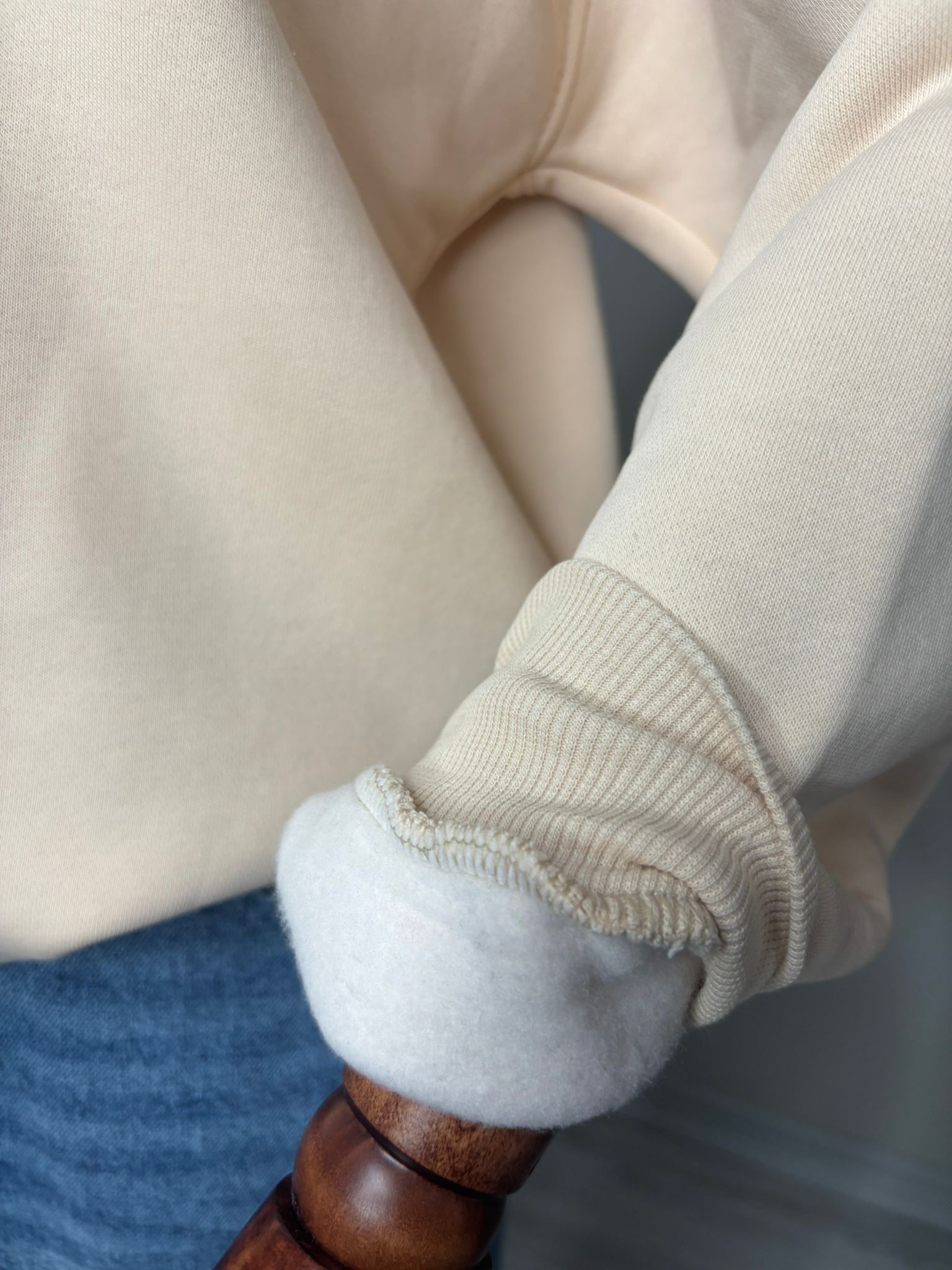 Taş Detaylı Guess Yazılı Sweatshirt