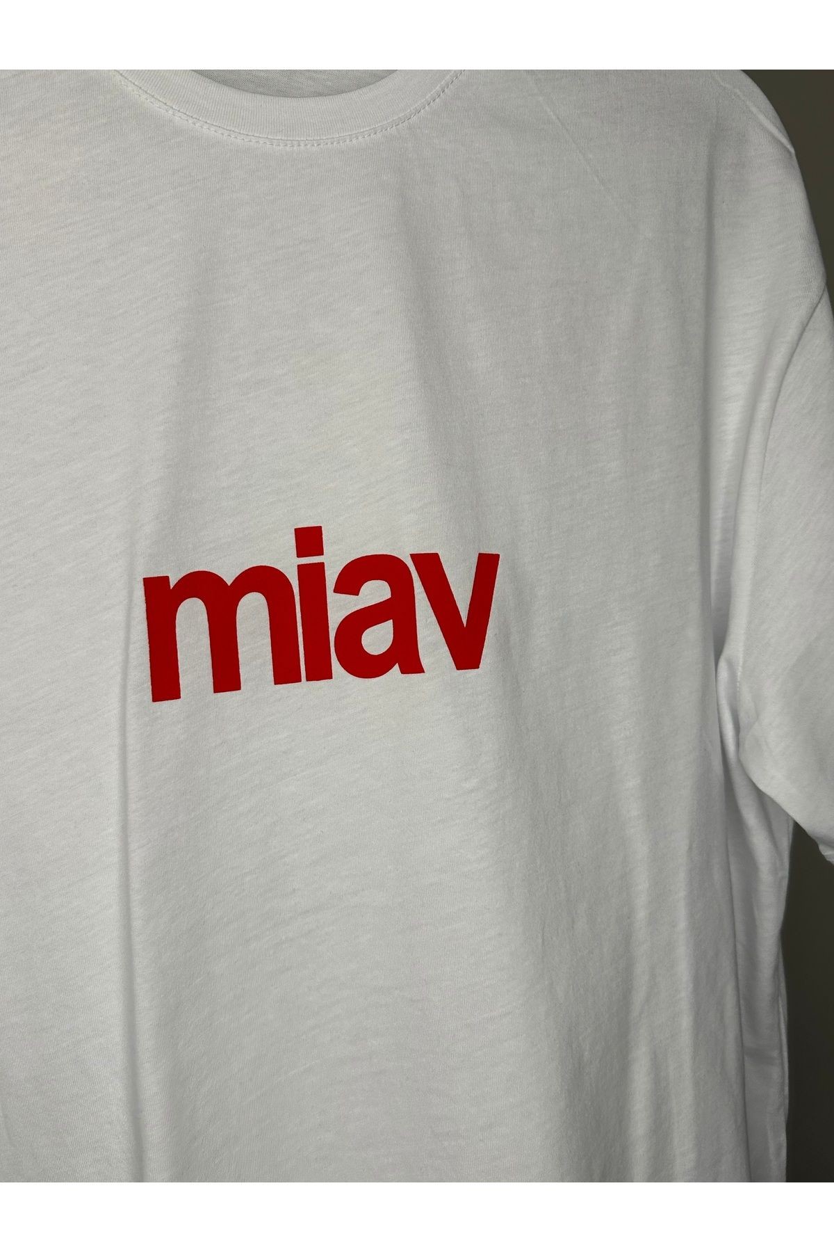Miav yazılı T-shirt
