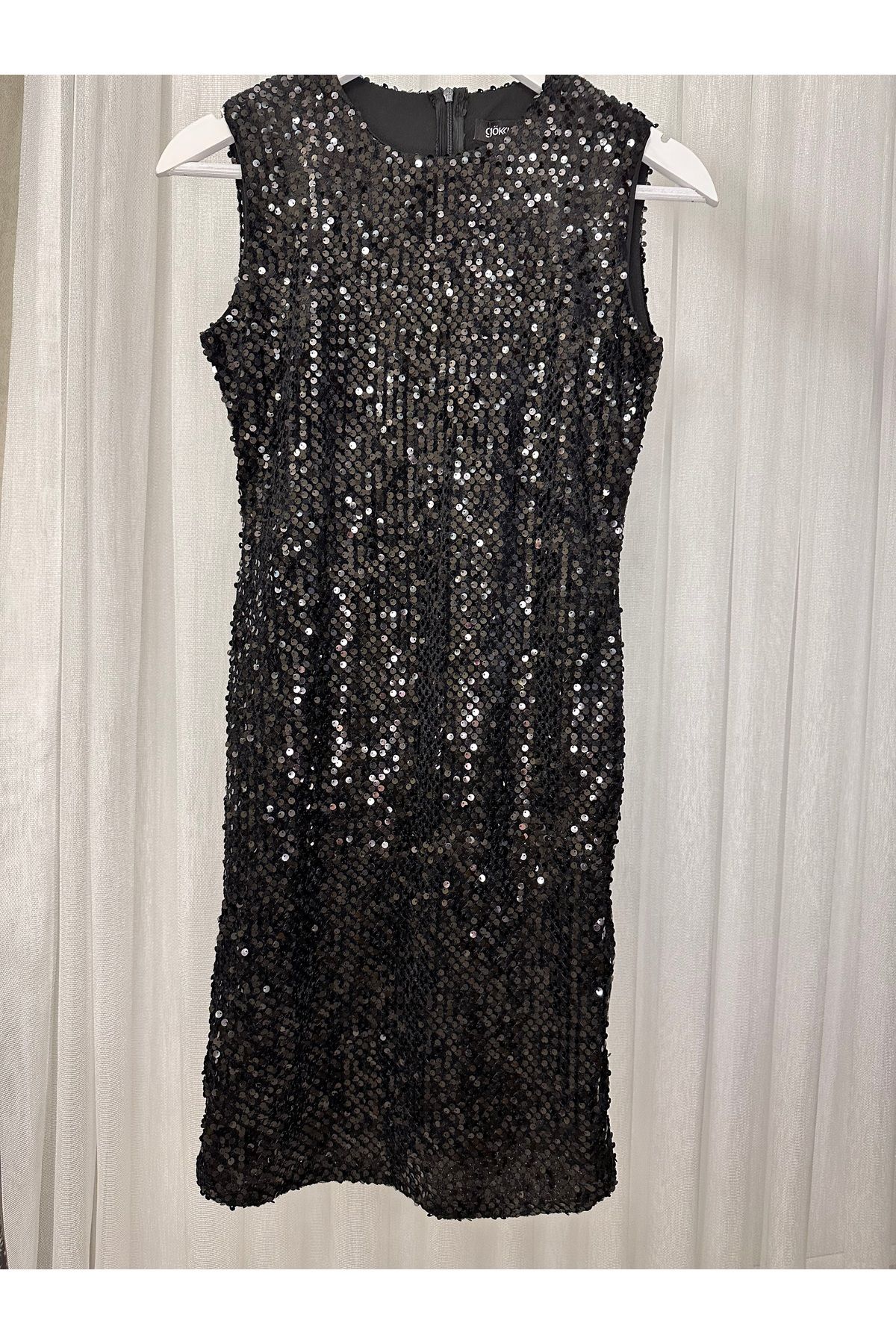 Payetli kısa kollu elbise