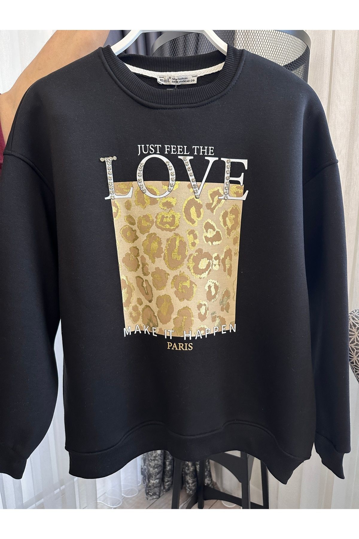 Siyah yazılı swearshirt