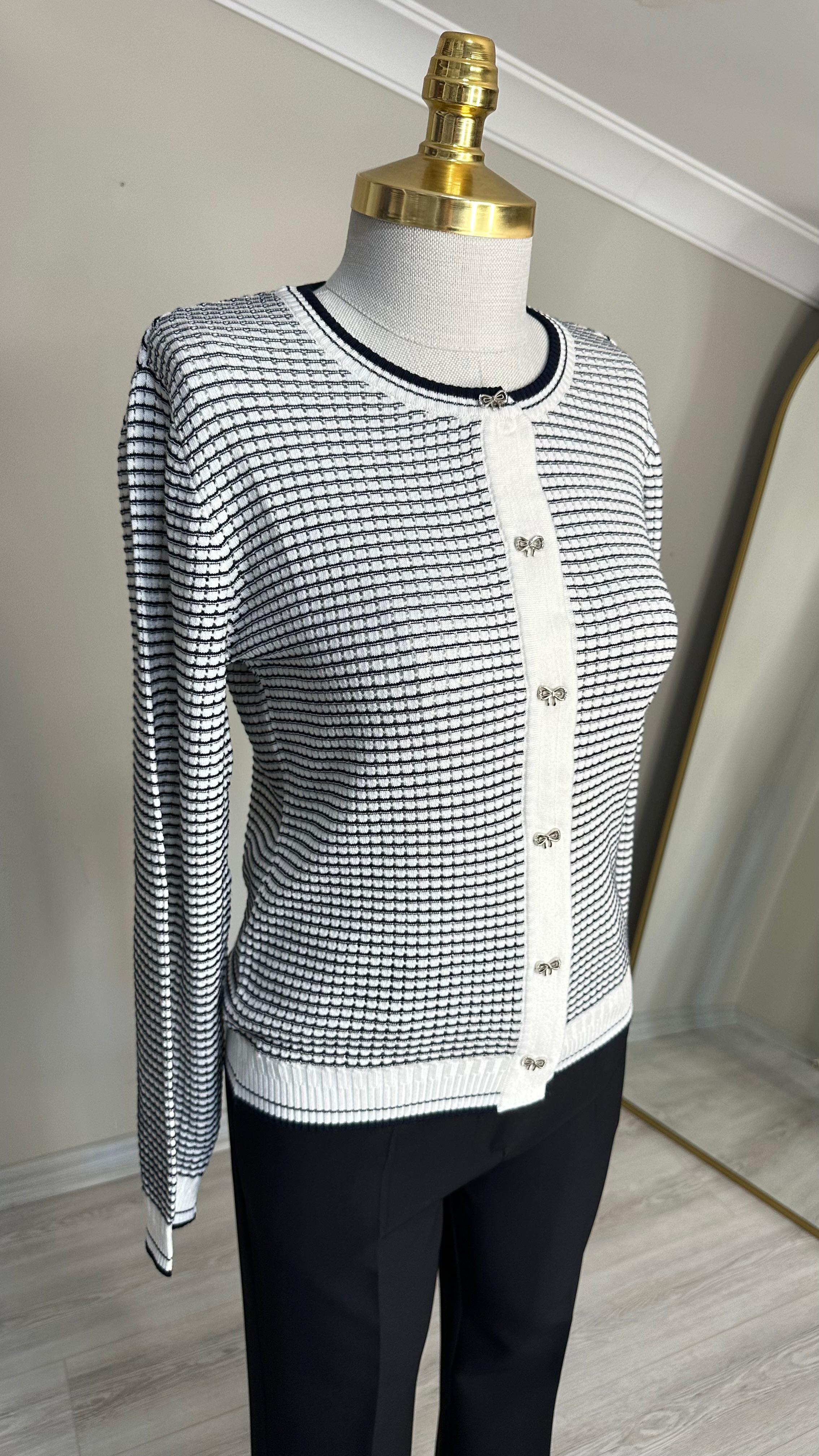 Fiyonk Düğme Detaylı Hırka