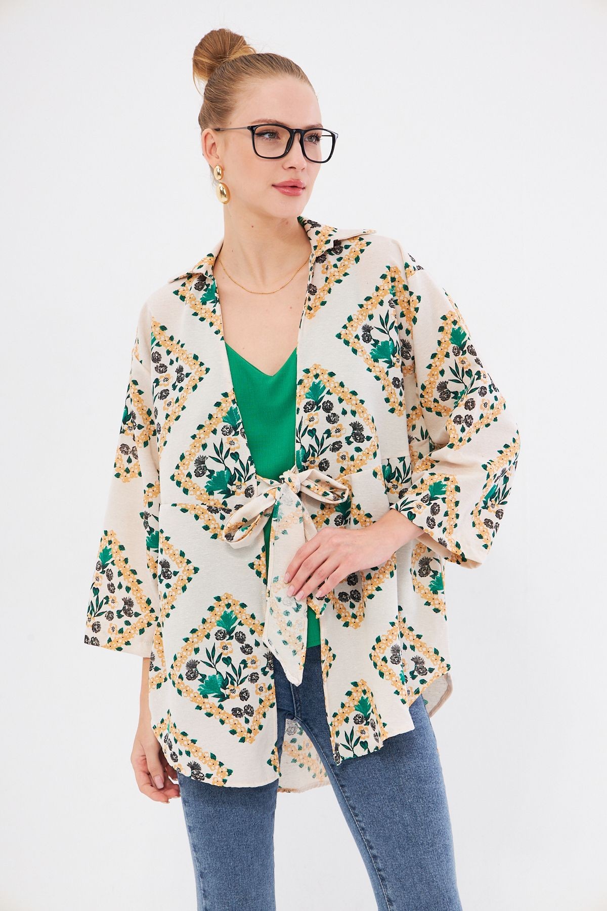 Kadın Açık Yeşil Desenli Önden Bağlamalı Kimono Gömlek ARM-24Y001080