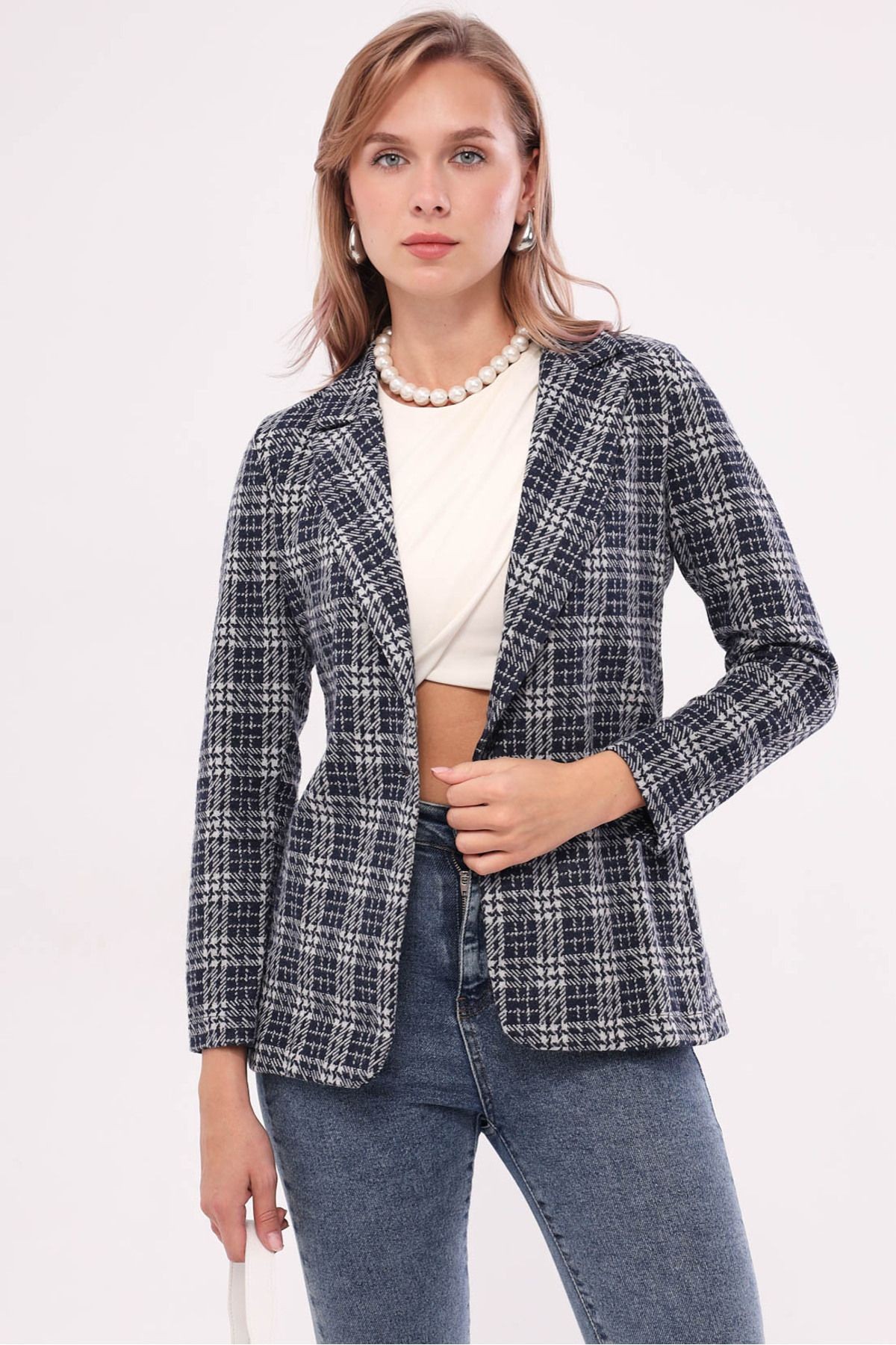 Kadın Lacivert Tek Düğmeli Ekose Ceket ARM-19K001131