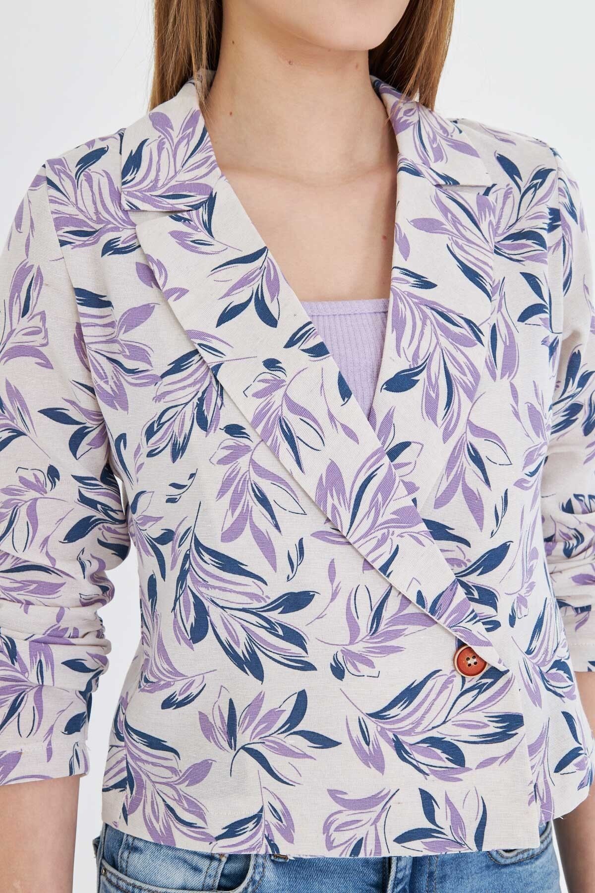 Kadın Açık Lila Kruvaze Yaka Desenli Crop Ceket ARM-24Y001058