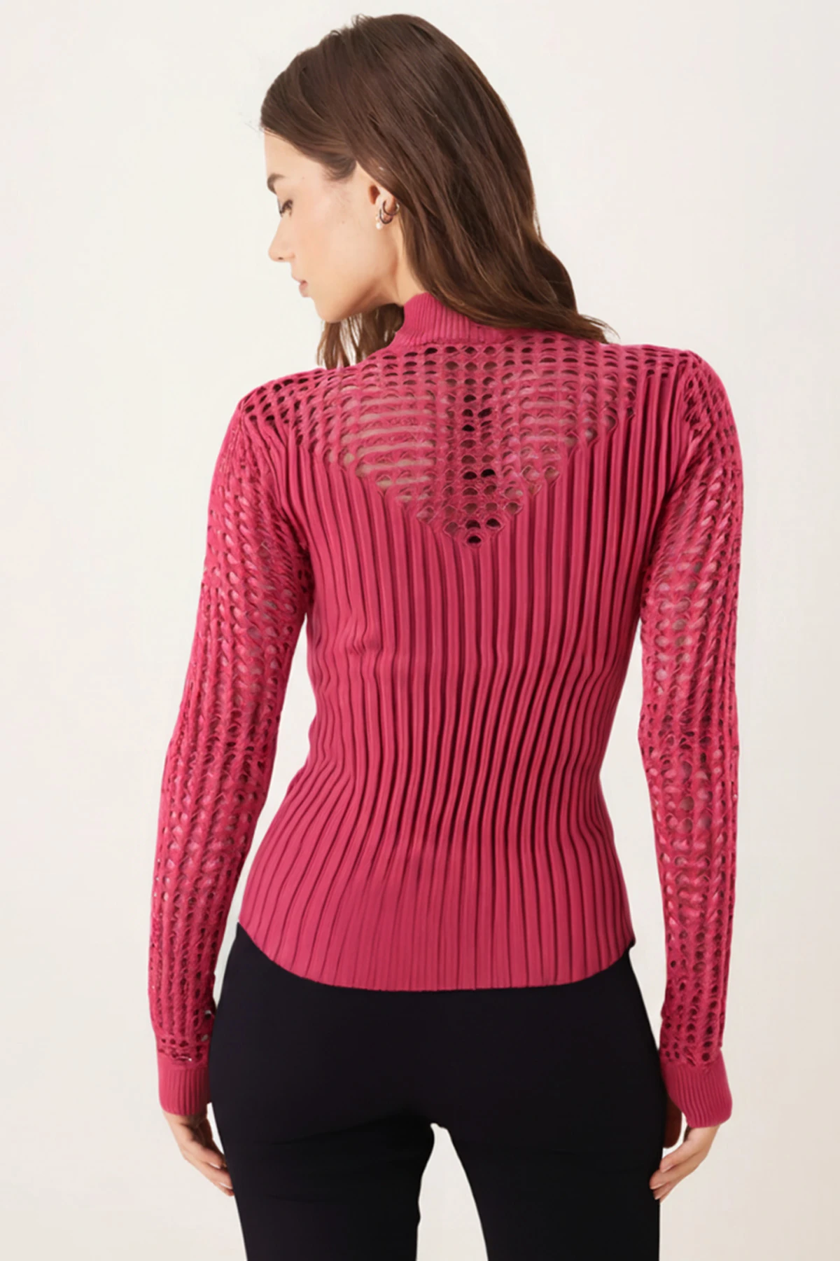 Kadın Pembe Dik Yaka Kolları Yakası Delikli Triko Kazak ARM-26K136060