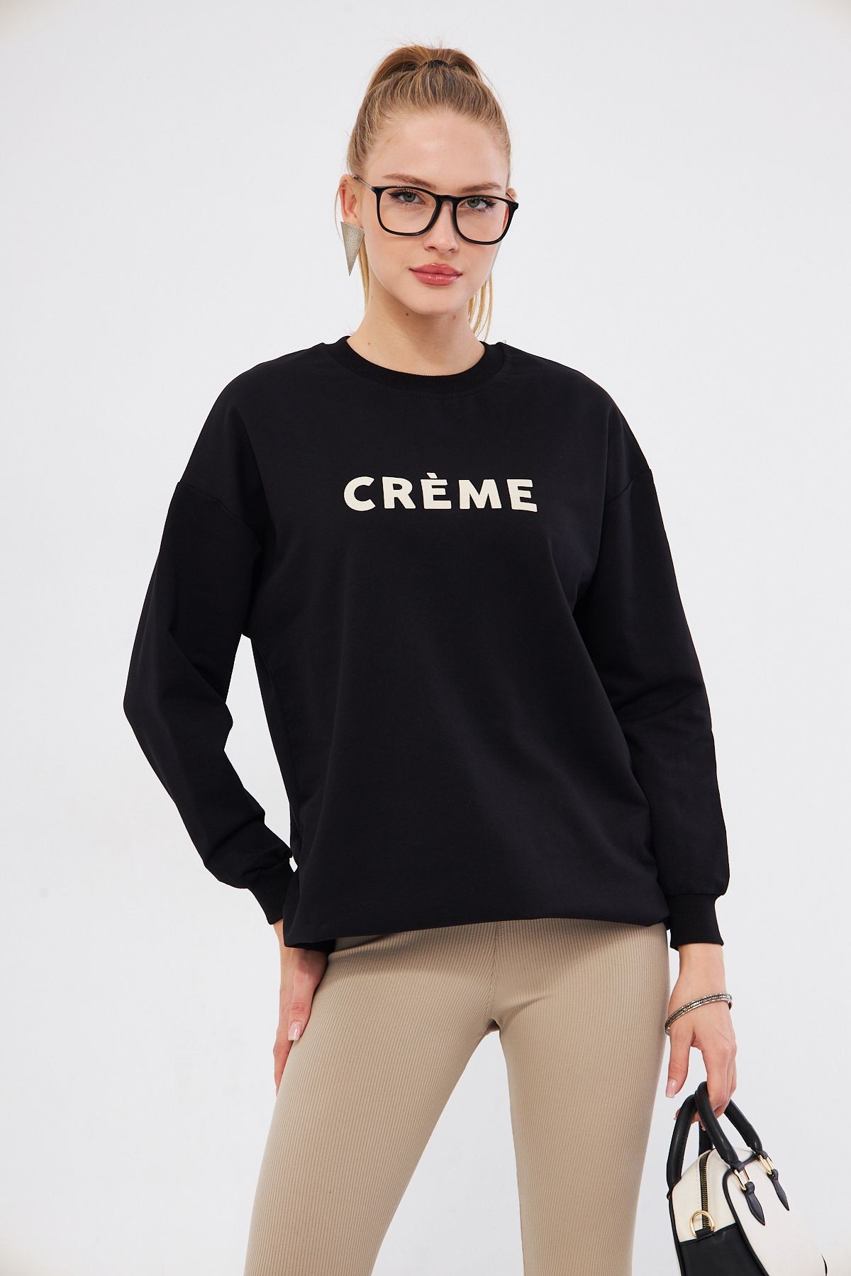 Kadın Siyah Bisiklet Yaka Önü Yazılı Tunik Sweatshirt ARM-25K001029