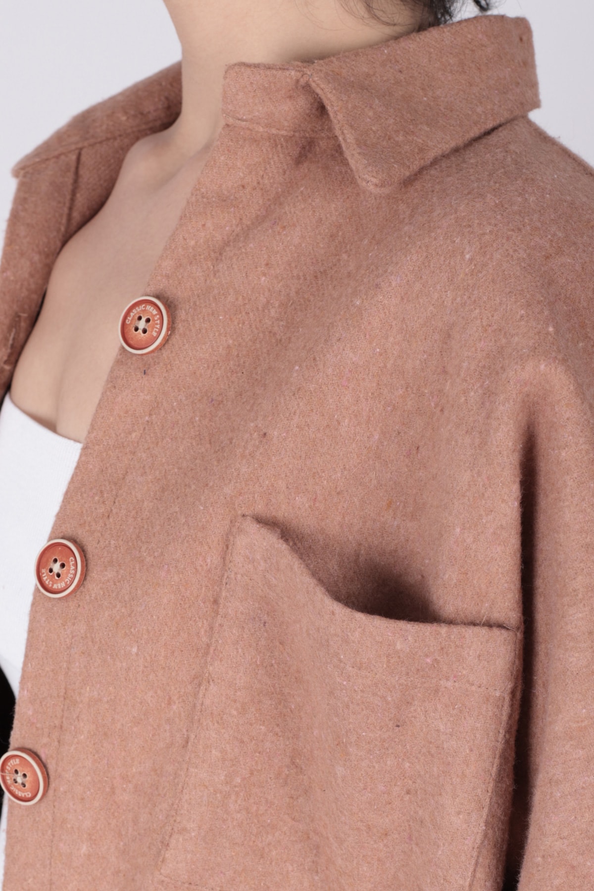 Kadın Sütlü Kahve Oversize Kaşe Cepli Gömlek ARM-22Y001156