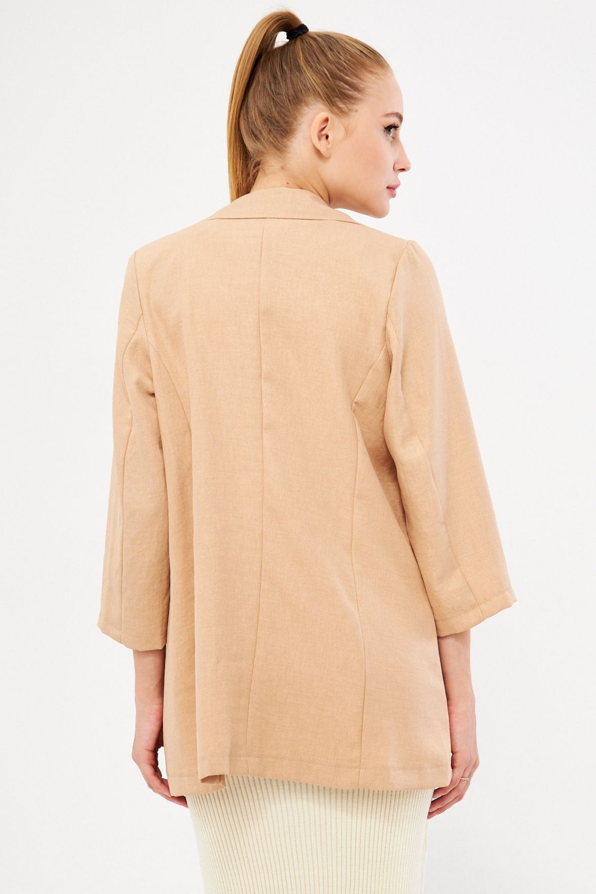 Kadın Bej Cepli Oversize Ceket ARM-24Y001115