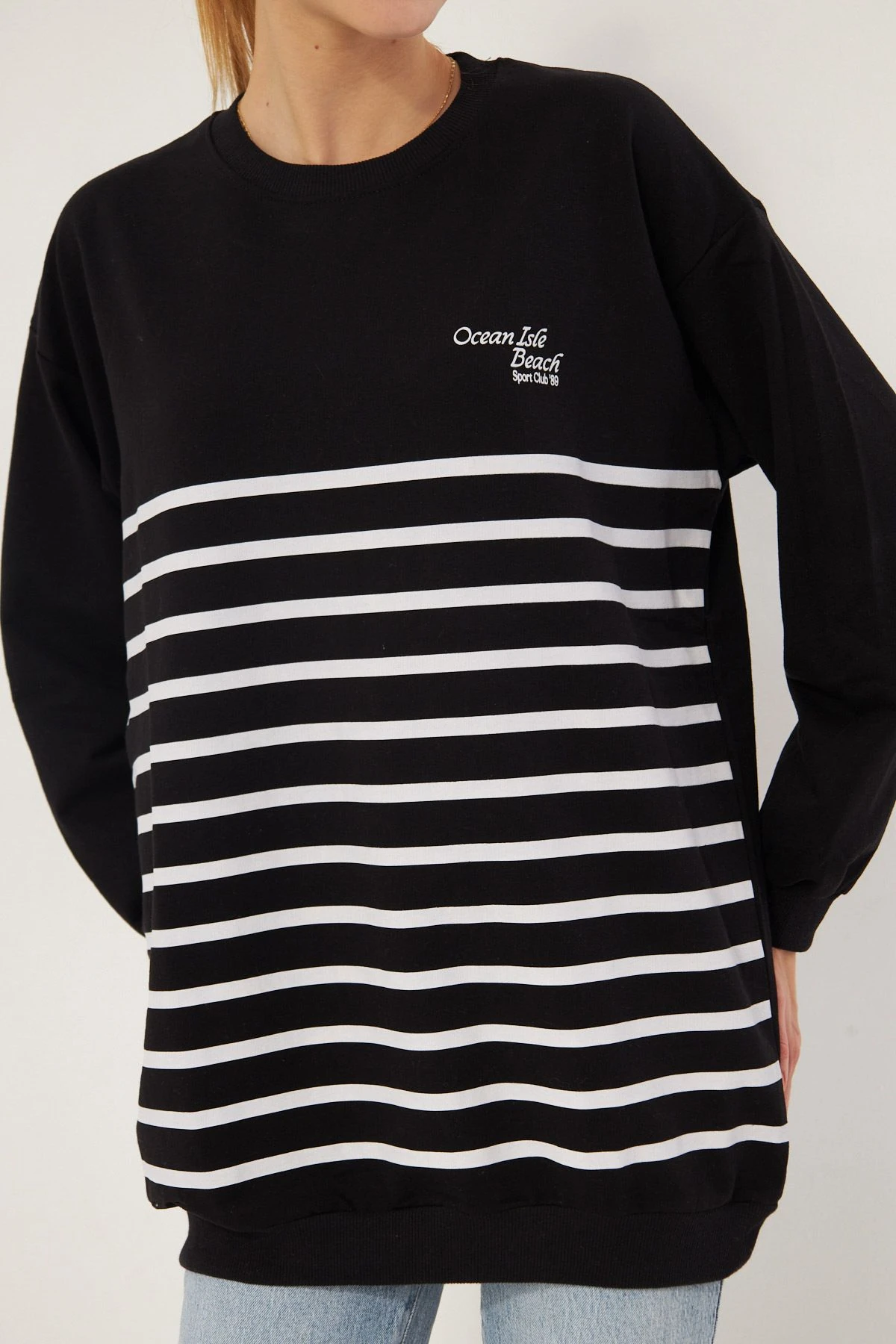 Kadın Siyah Sıfır Yaka Çizgili Uzun Sweatshirt ARM-25K024004