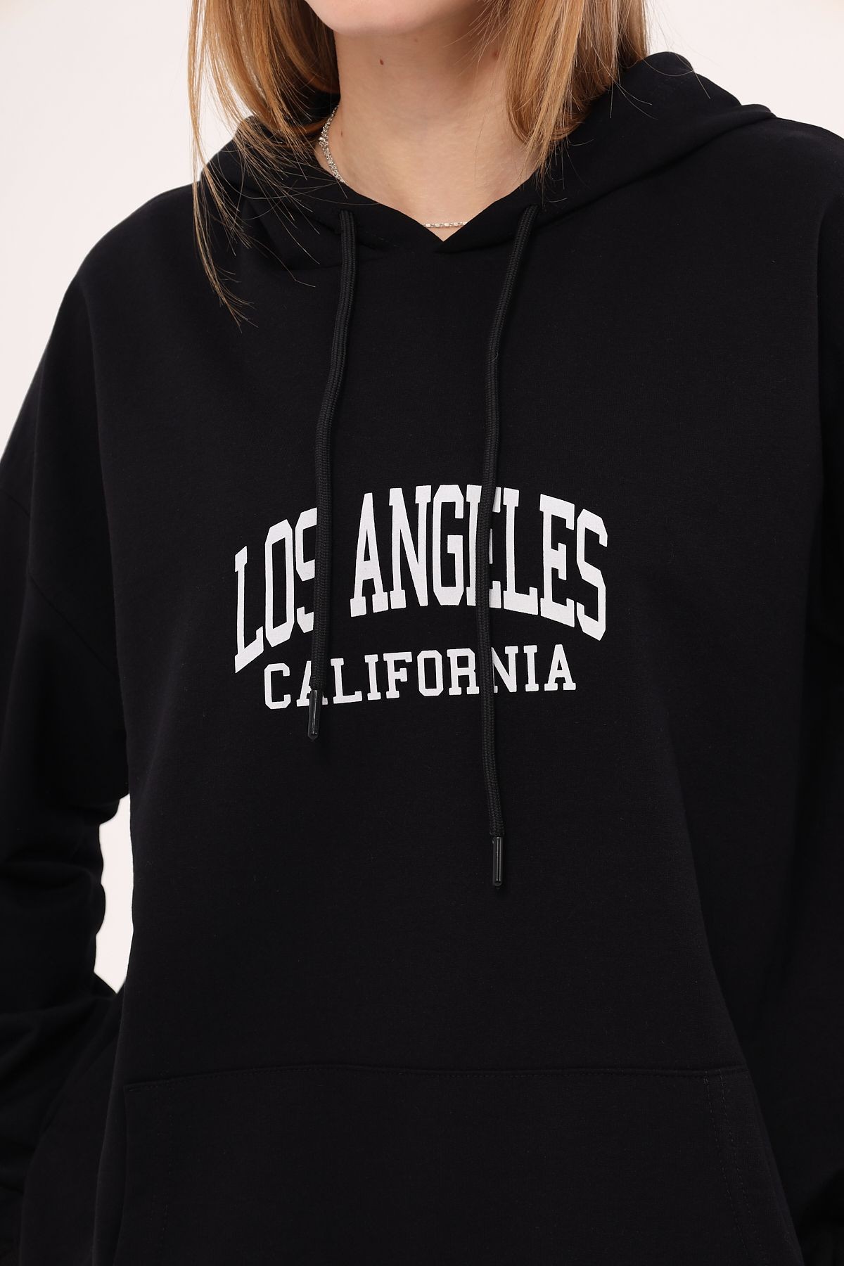 Kadın Siyah Los Angeles Baskılı Kapüşonlu Oversize Sweatshirt ARM-25K001026